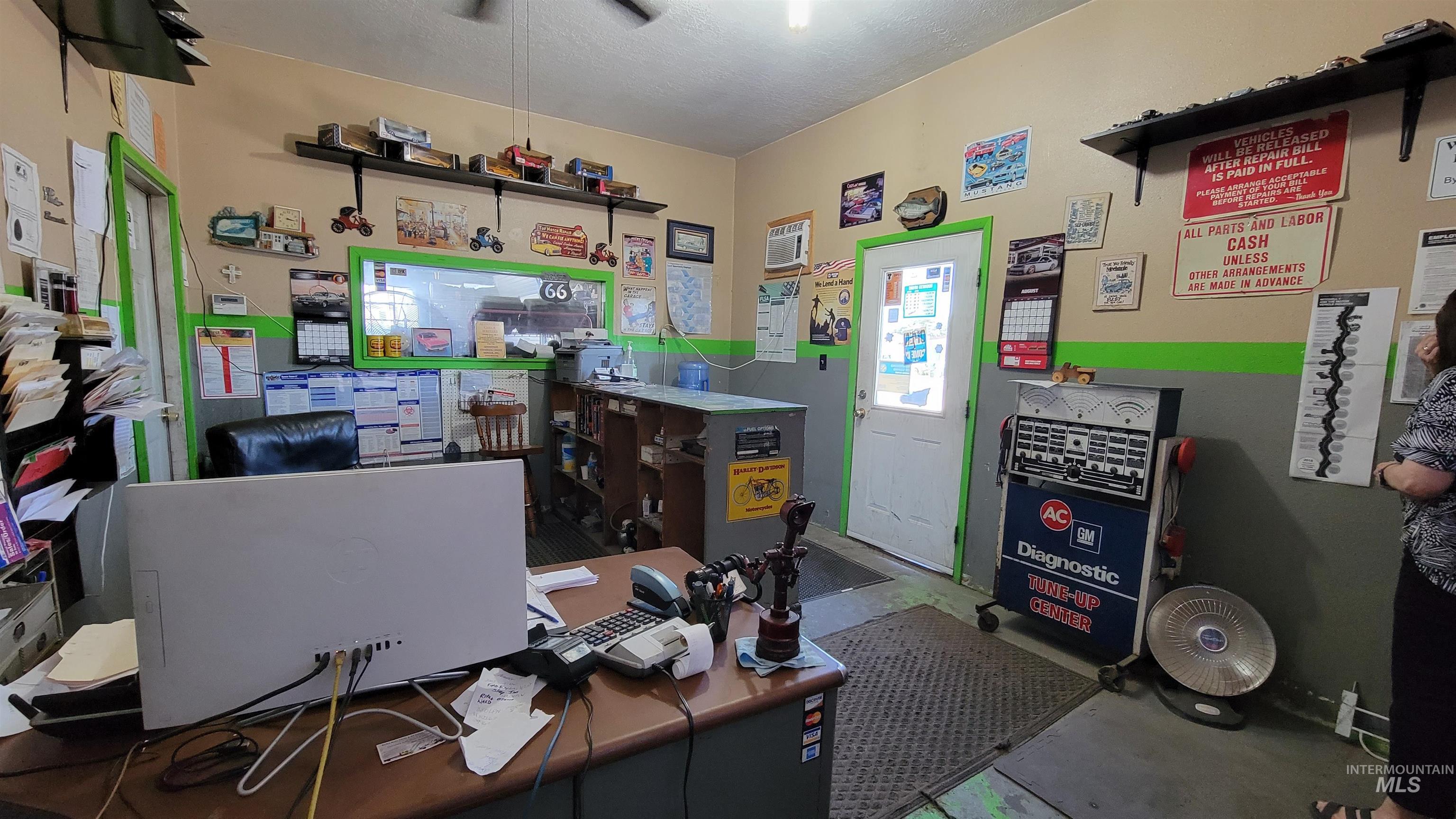 211 NE 2nd St, Ontario, Oregon 97914, Business/Commercial For Sale, Price $300,000, 98855059