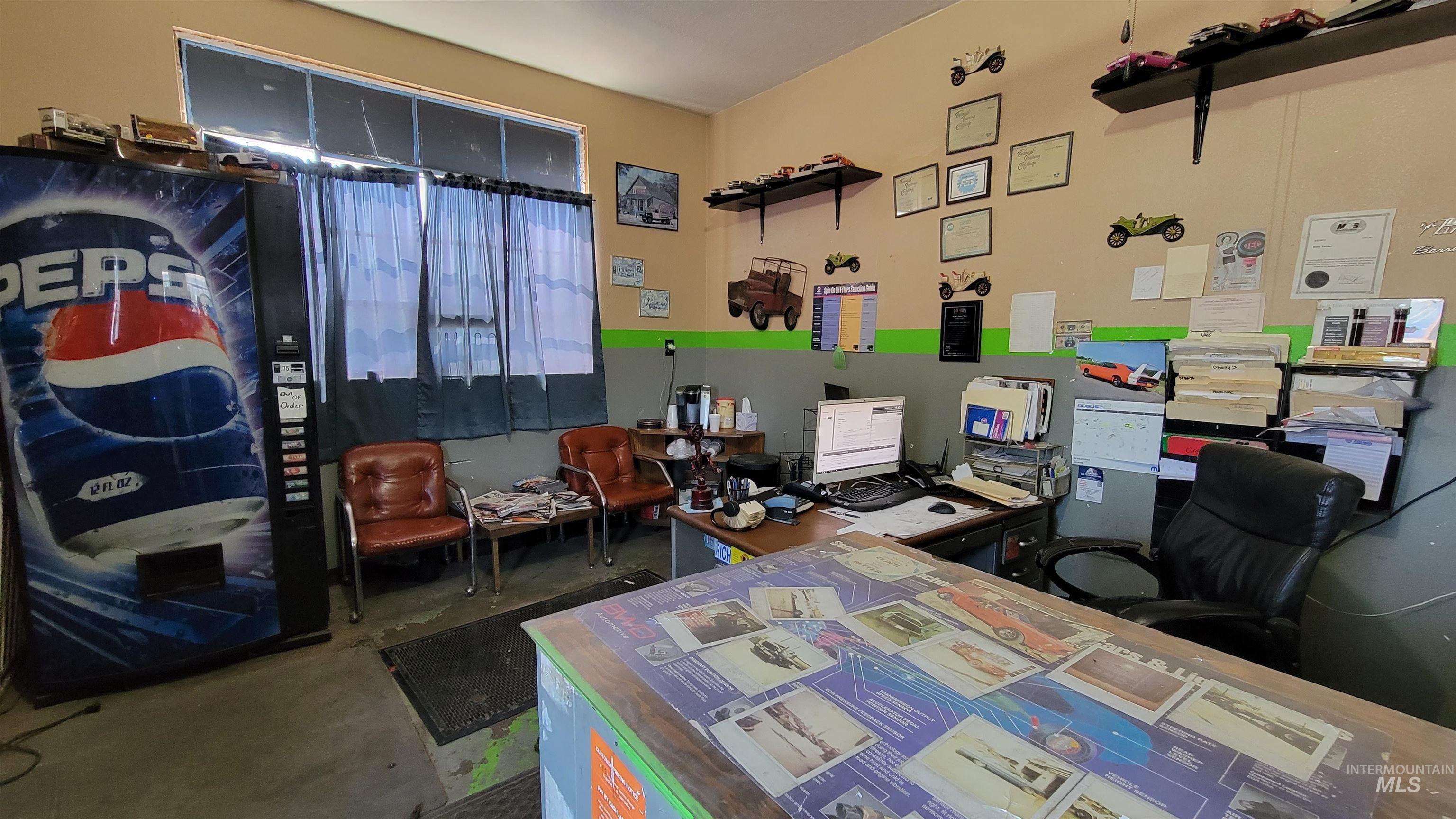 211 NE 2nd St, Ontario, Oregon 97914, Business/Commercial For Sale, Price $300,000, 98855059