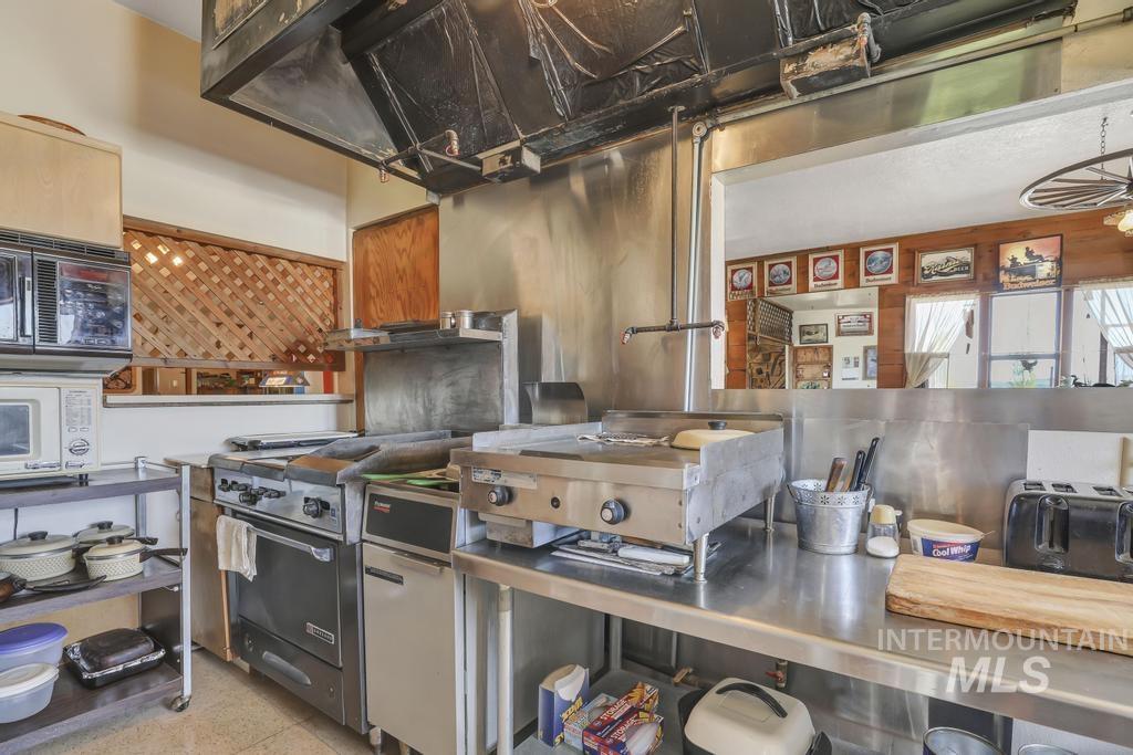 768 Cottonwood Rd., West Magic, Idaho 83352, 13 Bedrooms, Business/Commercial For Sale, Price $756,000, 98878451