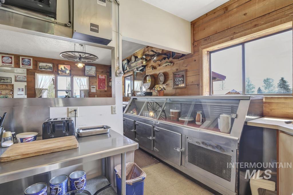 768 Cottonwood Rd., West Magic, Idaho 83352, 13 Bedrooms, Business/Commercial For Sale, Price $756,000, 98878451