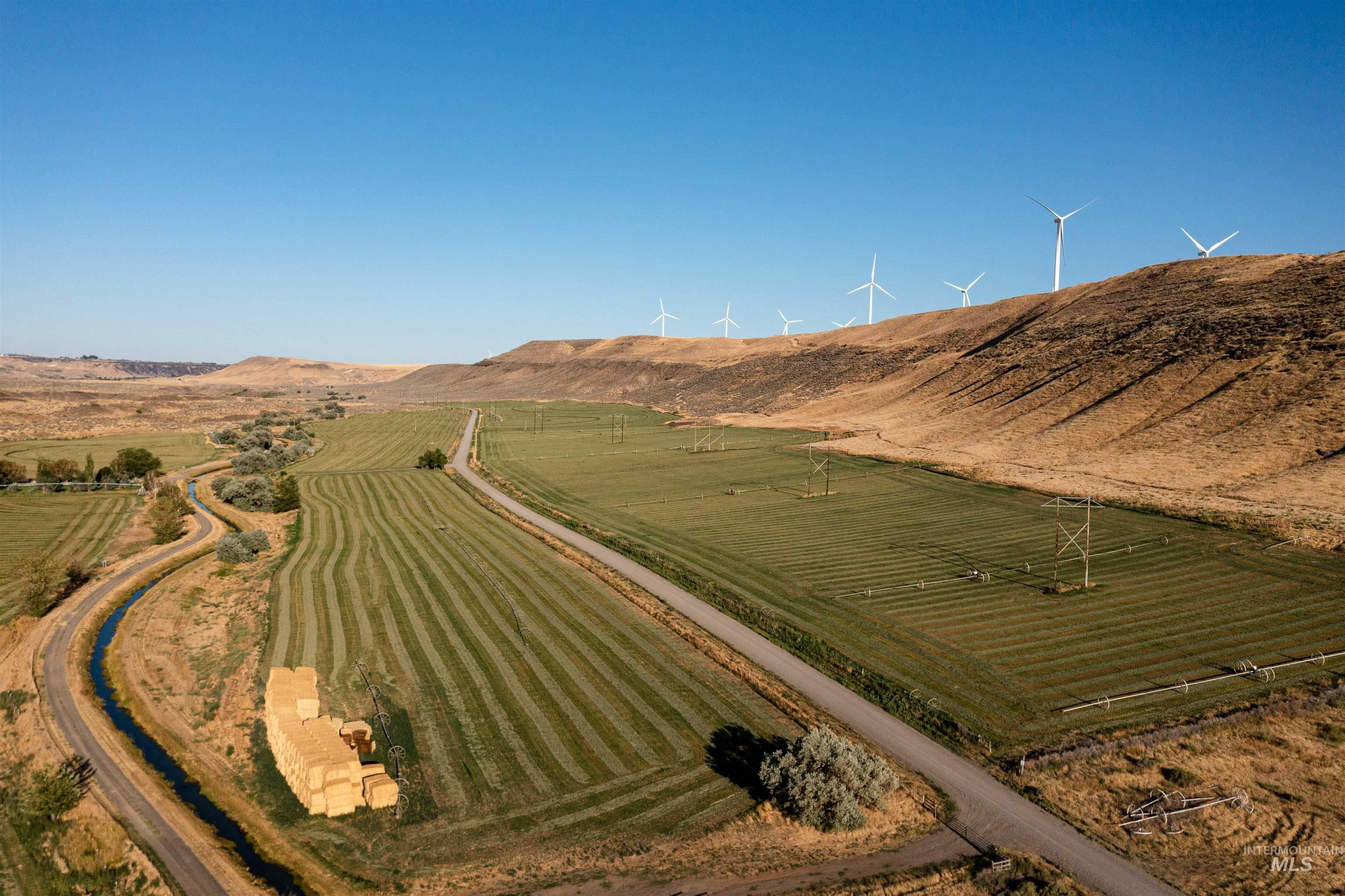 14400 E. Shoestring Rd., Bliss, Idaho 83314, 3 Bedrooms, 2 Bathrooms, Farm & Ranch For Sale, Price $7,650,000,MLS 98883401