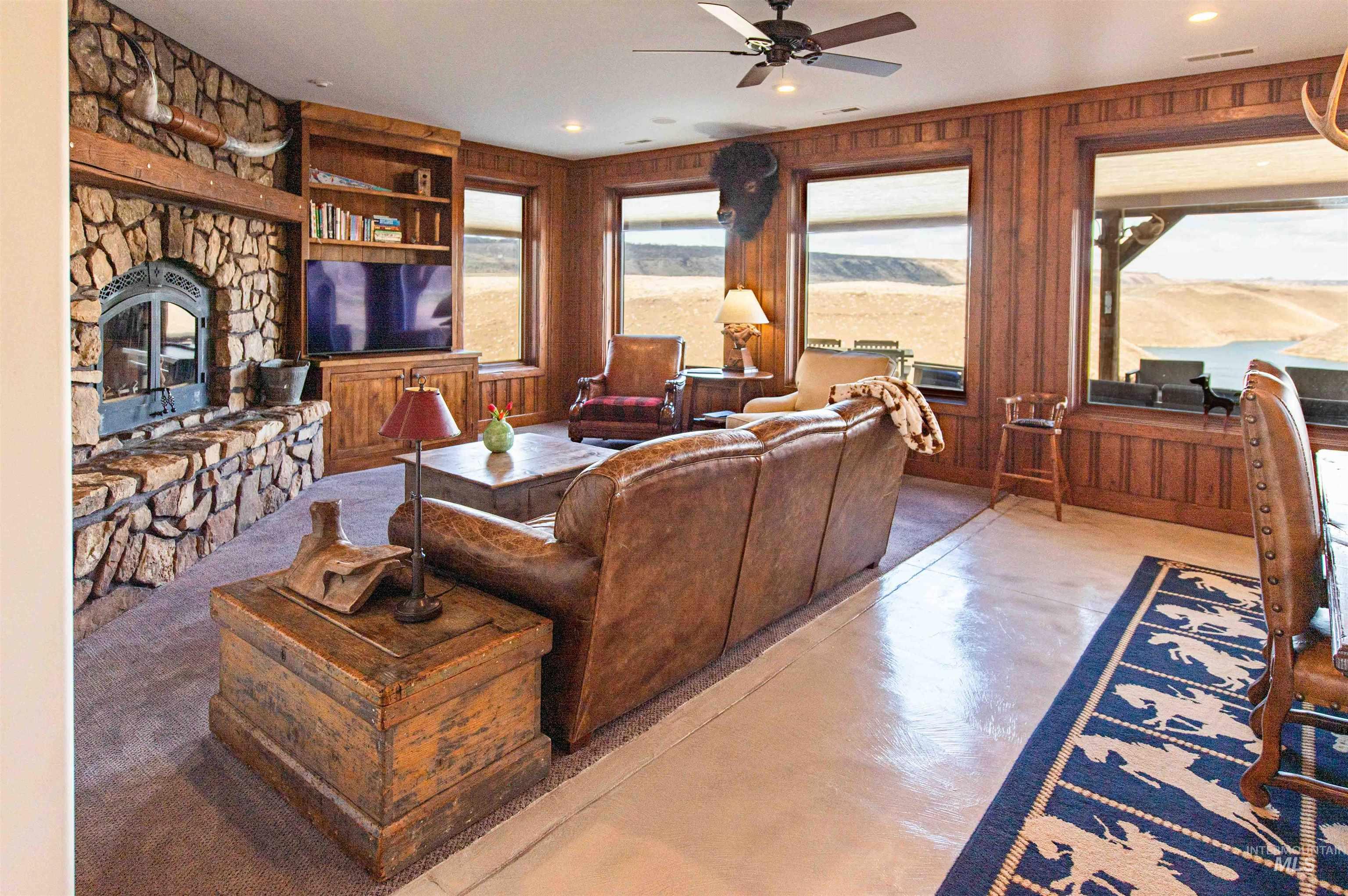 14400 E. Shoestring Rd., Bliss, Idaho 83314, 3 Bedrooms, 2 Bathrooms, Farm & Ranch For Sale, Price $7,650,000,MLS 98883401