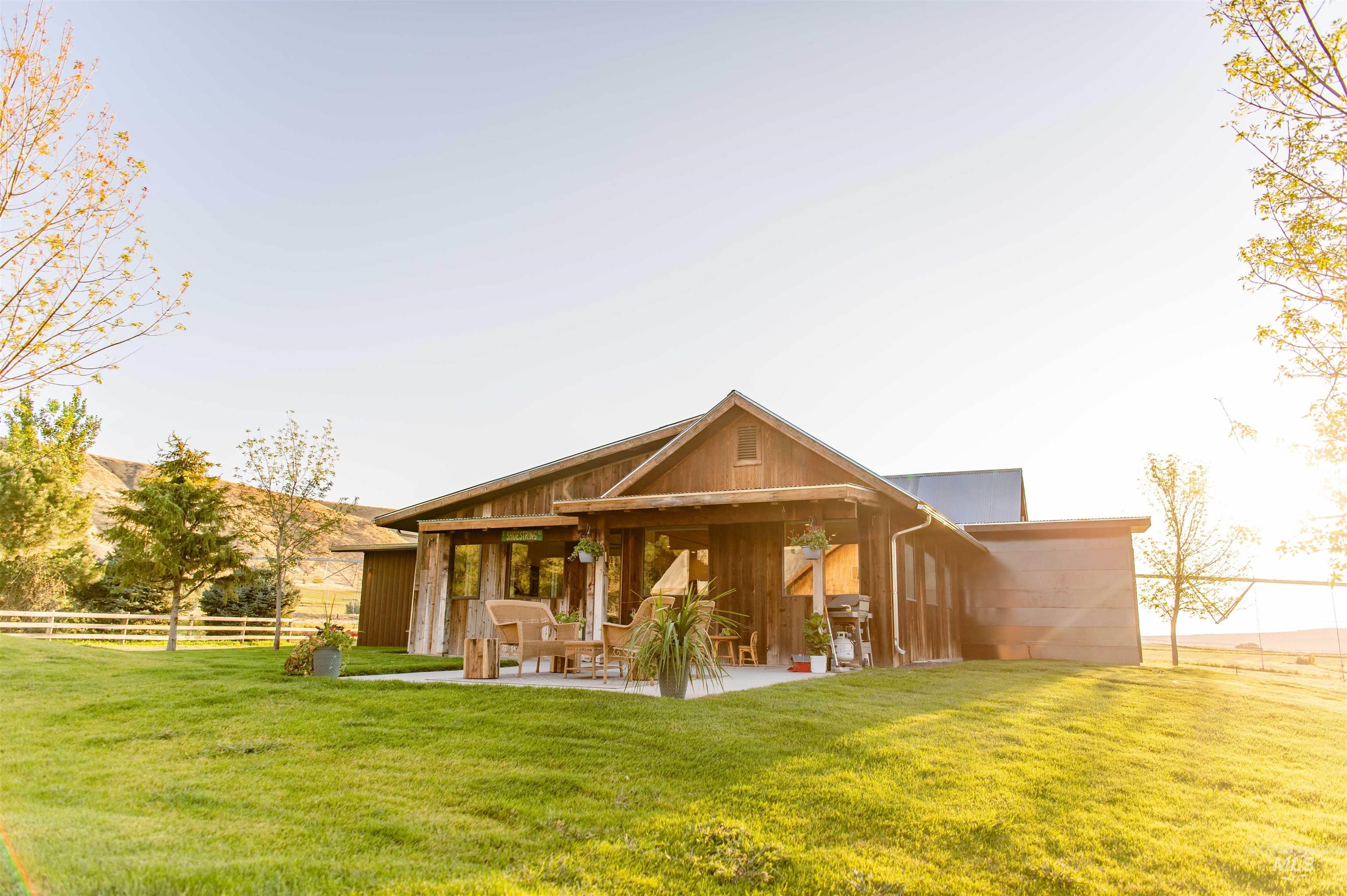 14400 E. Shoestring Rd., Bliss, Idaho 83314, 3 Bedrooms, 2 Bathrooms, Farm & Ranch For Sale, Price $7,650,000,MLS 98883401