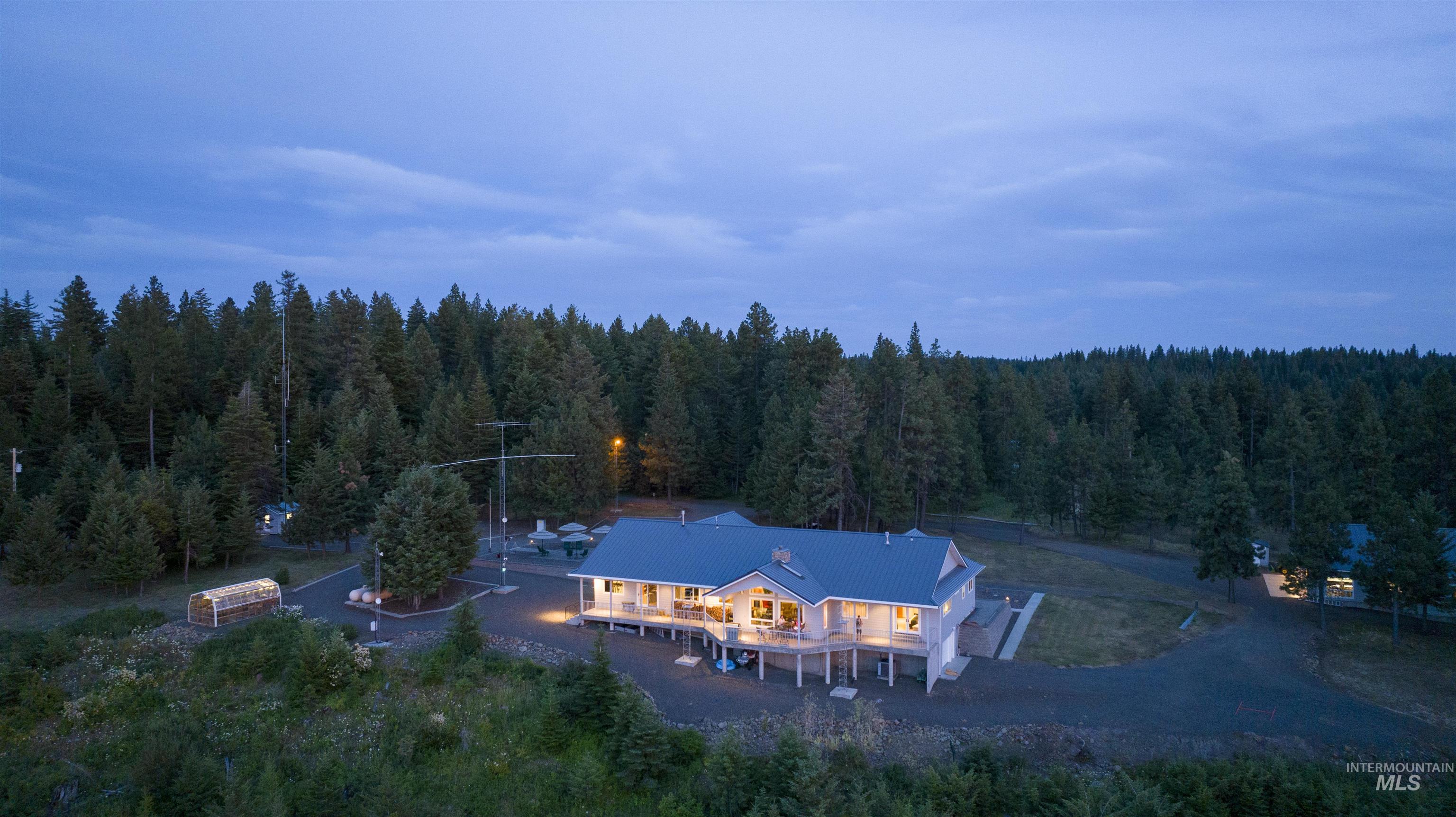 21506 Buckboard Lane, Lewiston, Idaho 83501, 3 Bedrooms, 3 Bathrooms, Residential For Sale, Price $999,977, 98897877