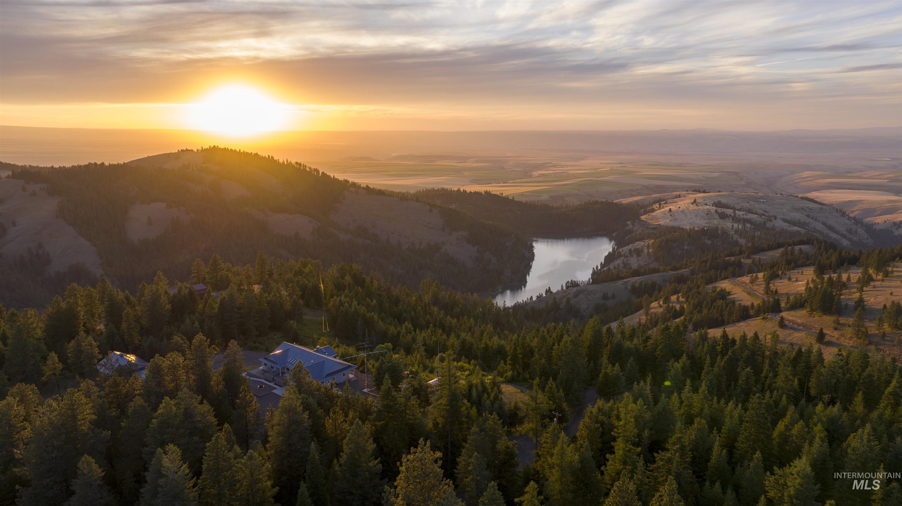 21506 Buckboard Lane, Lewiston, Idaho 83501, 3 Bedrooms, 3 Bathrooms, Residential For Sale, Price $999,977, 98897877