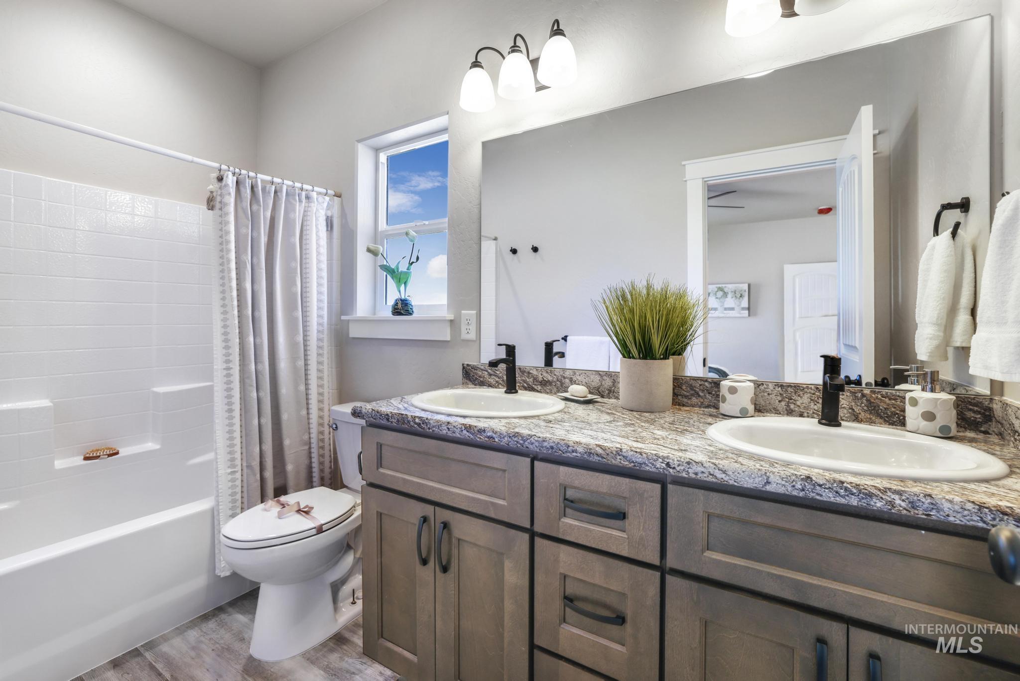 2101 Erin St, Jerome, Idaho 83338, 3 Bedrooms, 2 Bathrooms, Residential For Sale, Price $350,000, 98903355