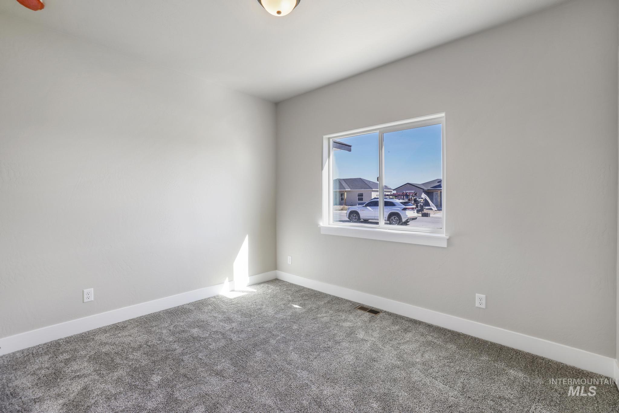 2101 Erin St, Jerome, Idaho 83338, 3 Bedrooms, 2 Bathrooms, Residential For Sale, Price $350,000, 98903355