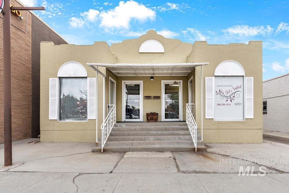 163 SW 1st Street, Ontario, Oregon 97914, 4 Bedrooms, Business/Commercial For Sale, Price $525,000,MLS 98907764