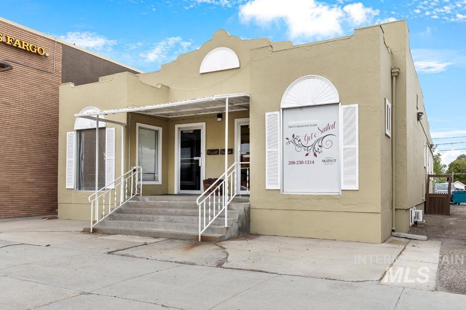 163 SW 1st Street, Ontario, Oregon 97914, 4 Bedrooms, Business/Commercial For Sale, Price $525,000,MLS 98907764