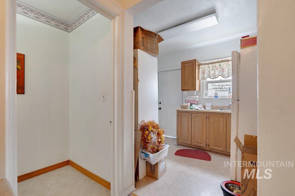 163 SW 1st Street, Ontario, Oregon 97914, 4 Bedrooms, Business/Commercial For Sale, Price $525,000,MLS 98907764