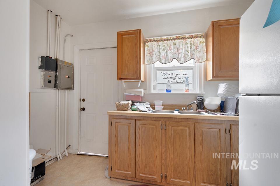 163 SW 1st Street, Ontario, Oregon 97914, 4 Bedrooms, Business/Commercial For Sale, Price $525,000,MLS 98907764