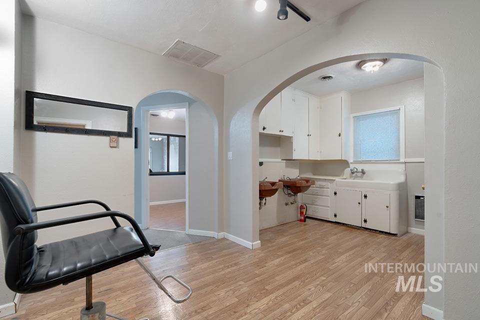 163 SW 1st Street, Ontario, Oregon 97914, 4 Bedrooms, Business/Commercial For Sale, Price $525,000,MLS 98907764