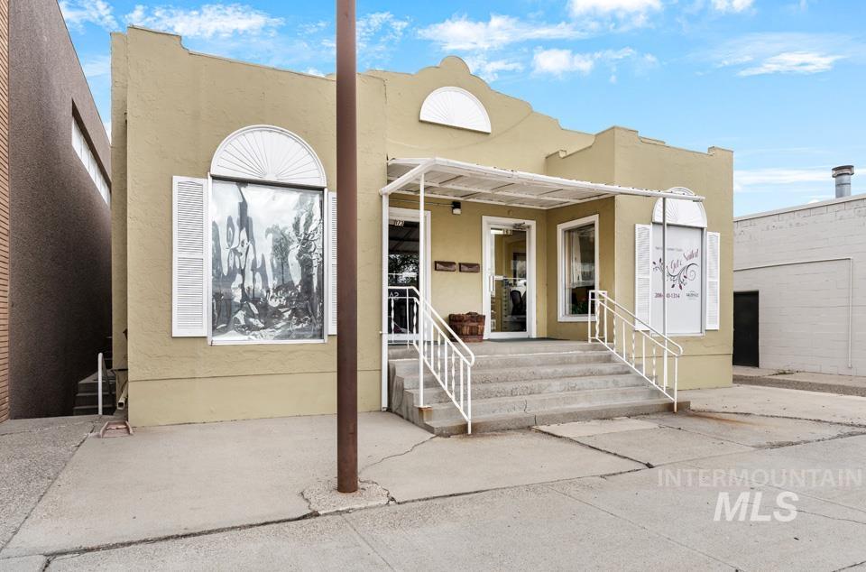 163 SW 1st Street, Ontario, Oregon 97914, 4 Bedrooms, Business/Commercial For Sale, Price $525,000,MLS 98907764