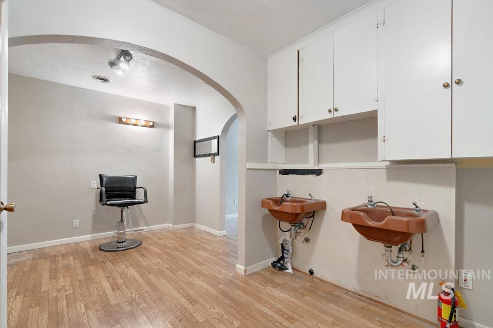 163 SW 1st Street, Ontario, Oregon 97914, 4 Bedrooms, Business/Commercial For Sale, Price $525,000,MLS 98907764