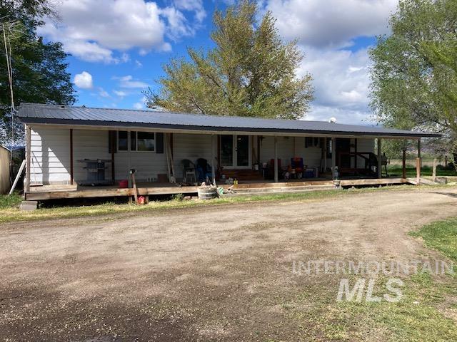 5517 95 Spur Highway, Ontario, Oregon 97914, 3 Bedrooms, 2 Bathrooms, Residential For Sale, Price $330,000, 98910197