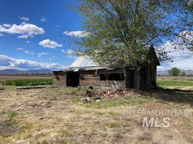 5517 95 Spur Highway, Ontario, Oregon 97914, 3 Bedrooms, 2 Bathrooms, Residential For Sale, Price $330,000, 98910197