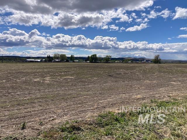 5517 95 Spur Highway, Ontario, Oregon 97914, 3 Bedrooms, 2 Bathrooms, Residential For Sale, Price $330,000, 98910197