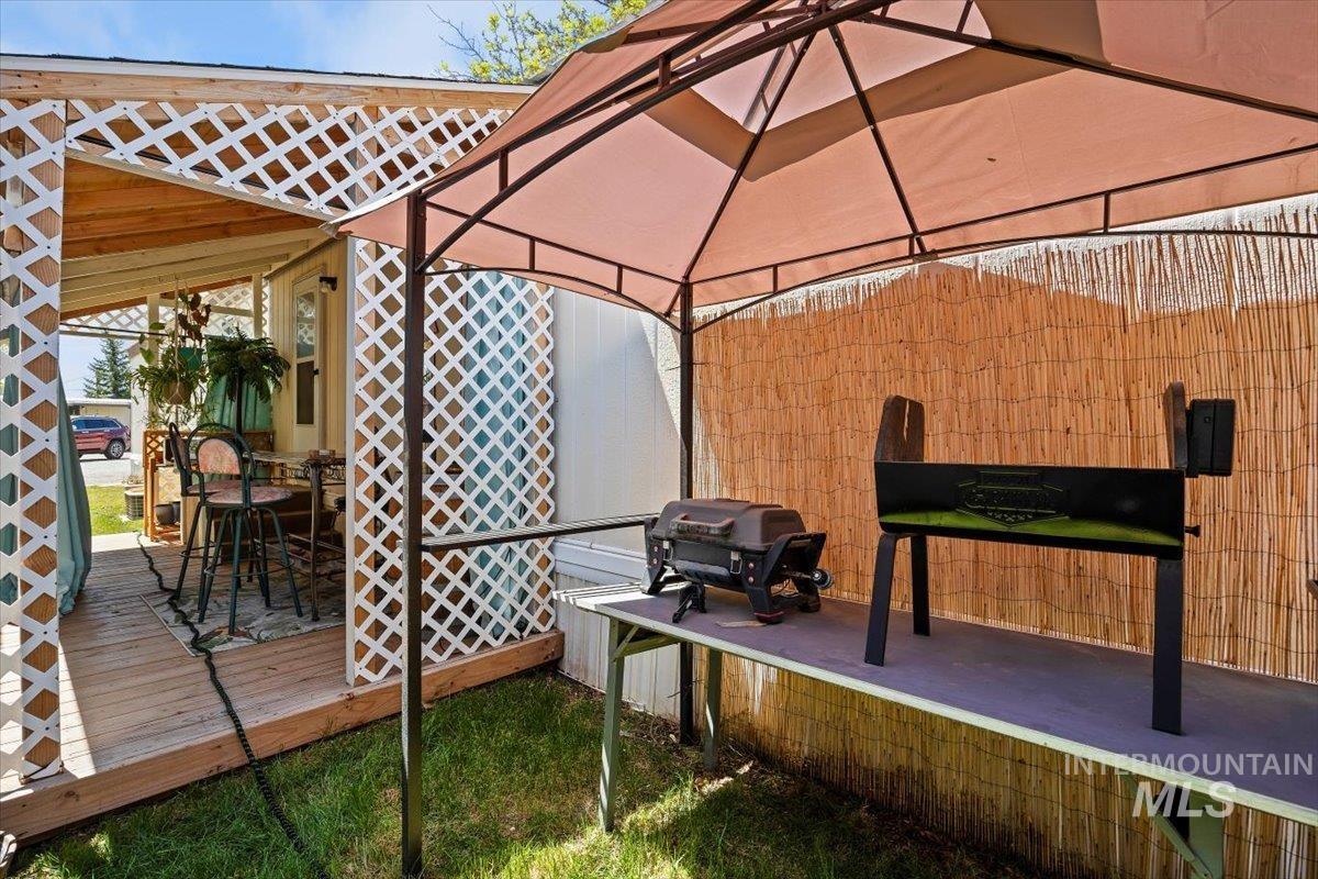 22 Blue Spruce Drive, Hagerman, Idaho 83332, 2 Bedrooms, 2 Bathrooms, Residential For Sale, Price $105,000, 98912599