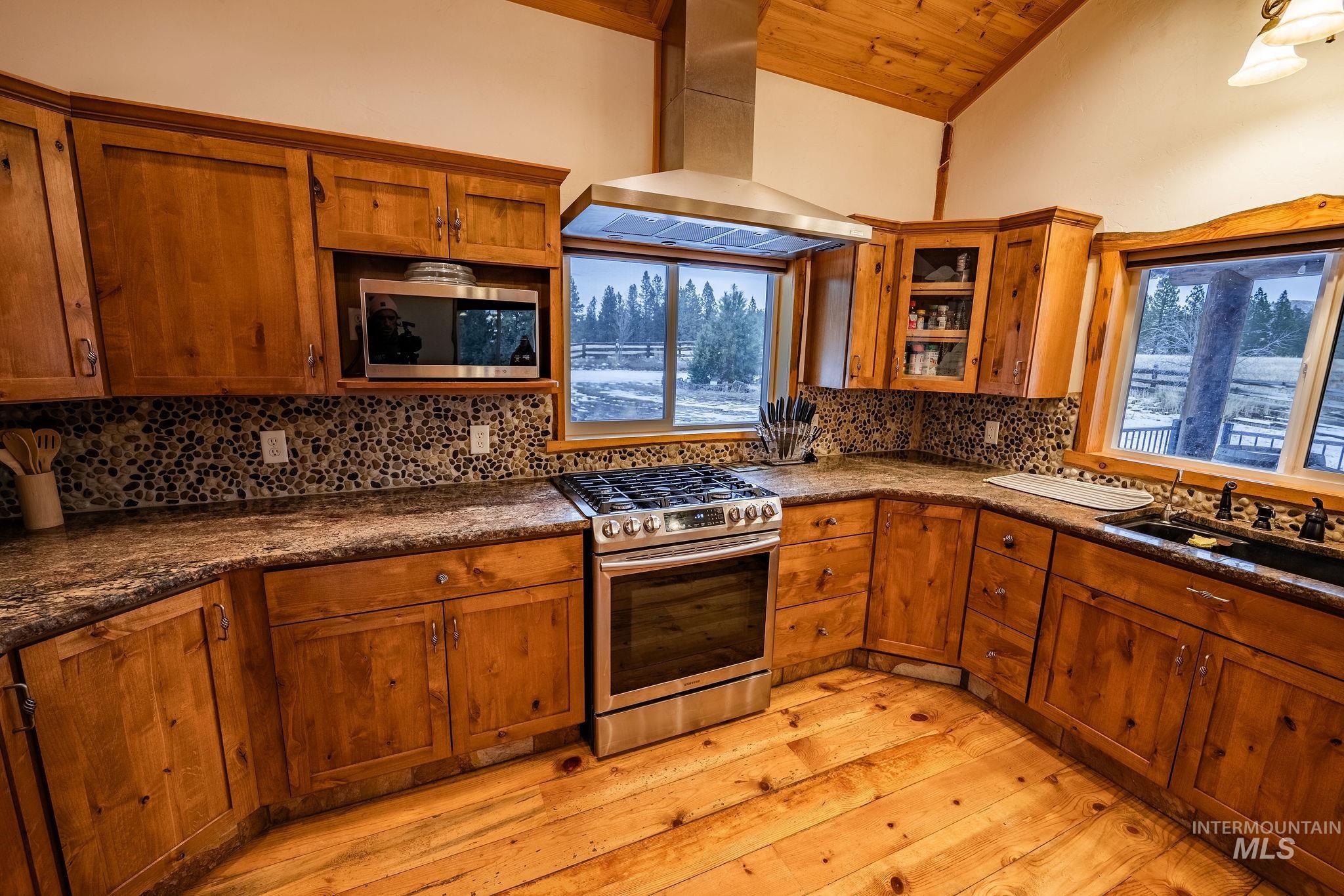 170 N Wildflower Way, Prairie, Idaho 83647, 3 Bedrooms, 2.5 Bathrooms, Residential For Sale, Price $2,499,900,MLS 98913792