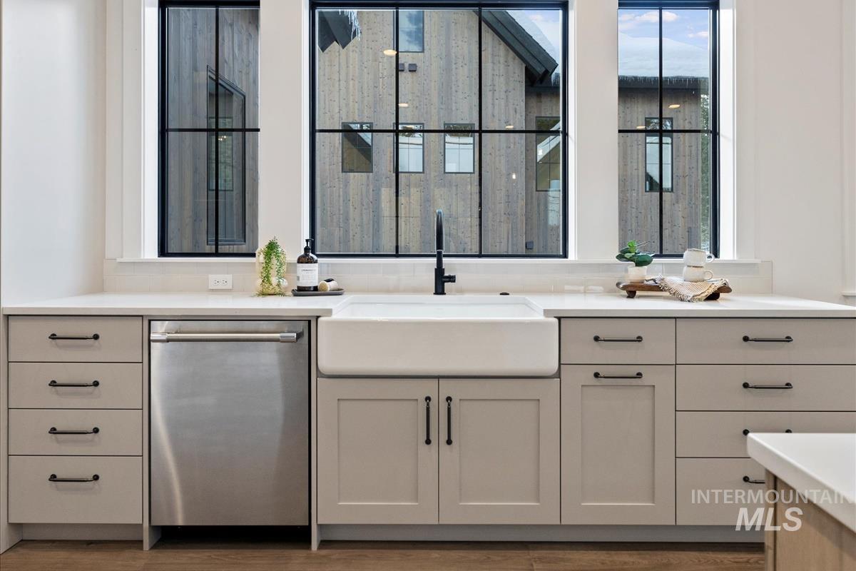 64 Ponderosa Ridge Court, Donnelly, Idaho 83615, 4 Bedrooms, 3.5 Bathrooms, Residential For Sale, Price $2,699,000,MLS 98913855