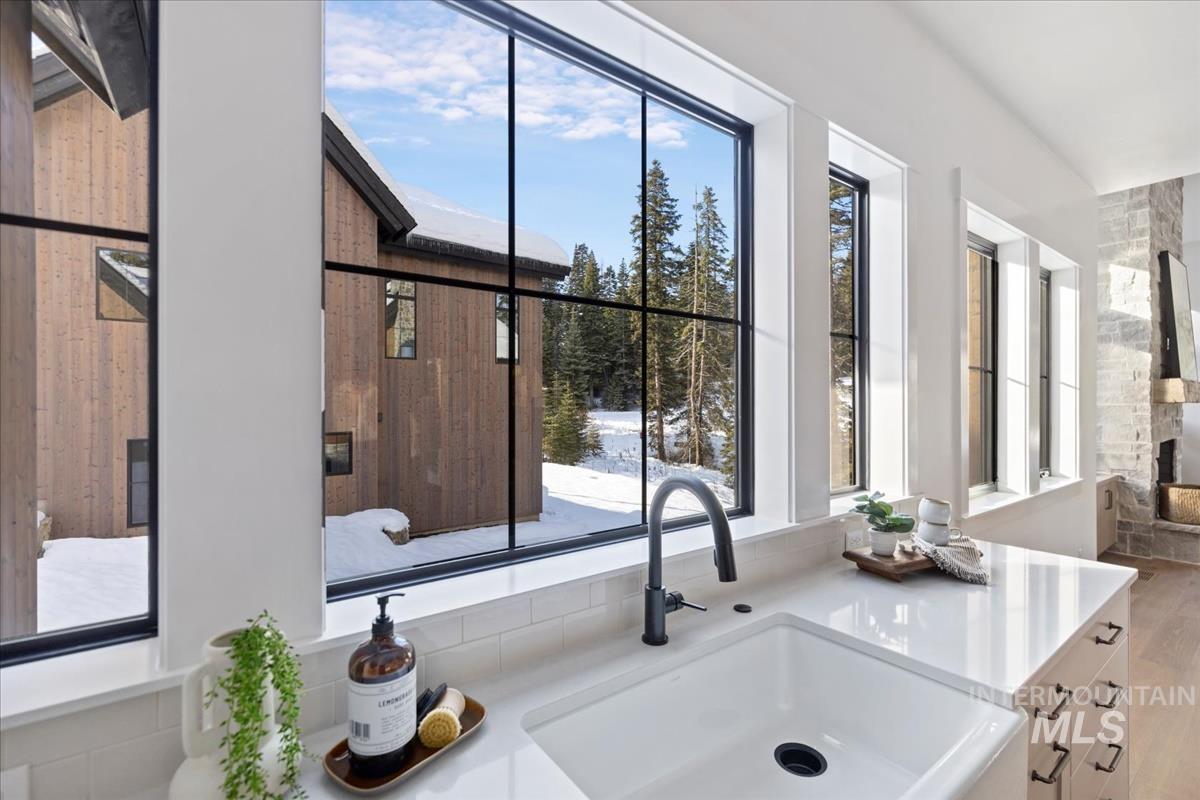 64 Ponderosa Ridge Court, Donnelly, Idaho 83615, 4 Bedrooms, 3.5 Bathrooms, Residential For Sale, Price $2,699,000,MLS 98913855