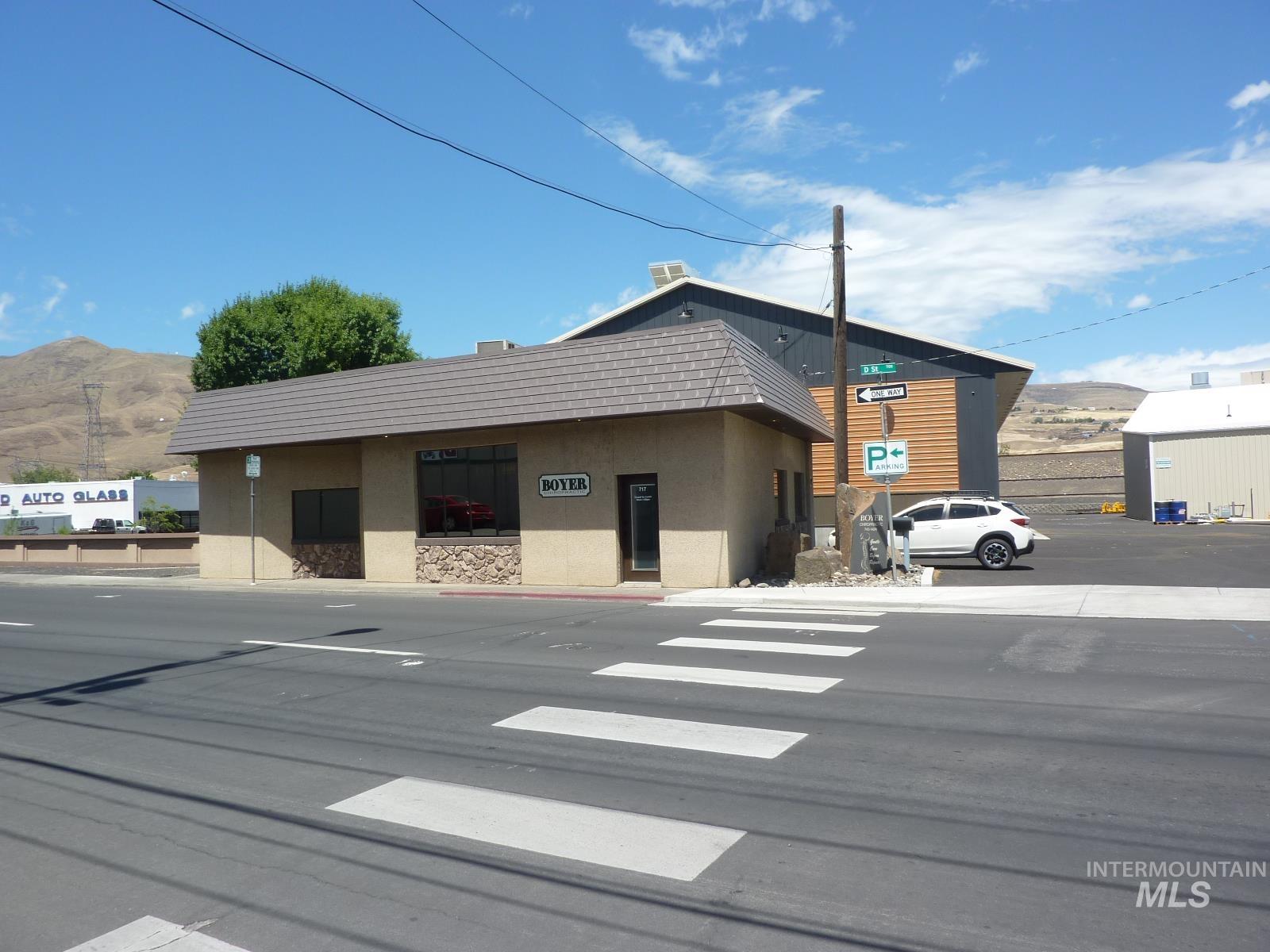 717 "D" Street, Lewiston, Idaho 83501-1927, Business/Commercial For Sale, Price $350,000,MLS 98914123