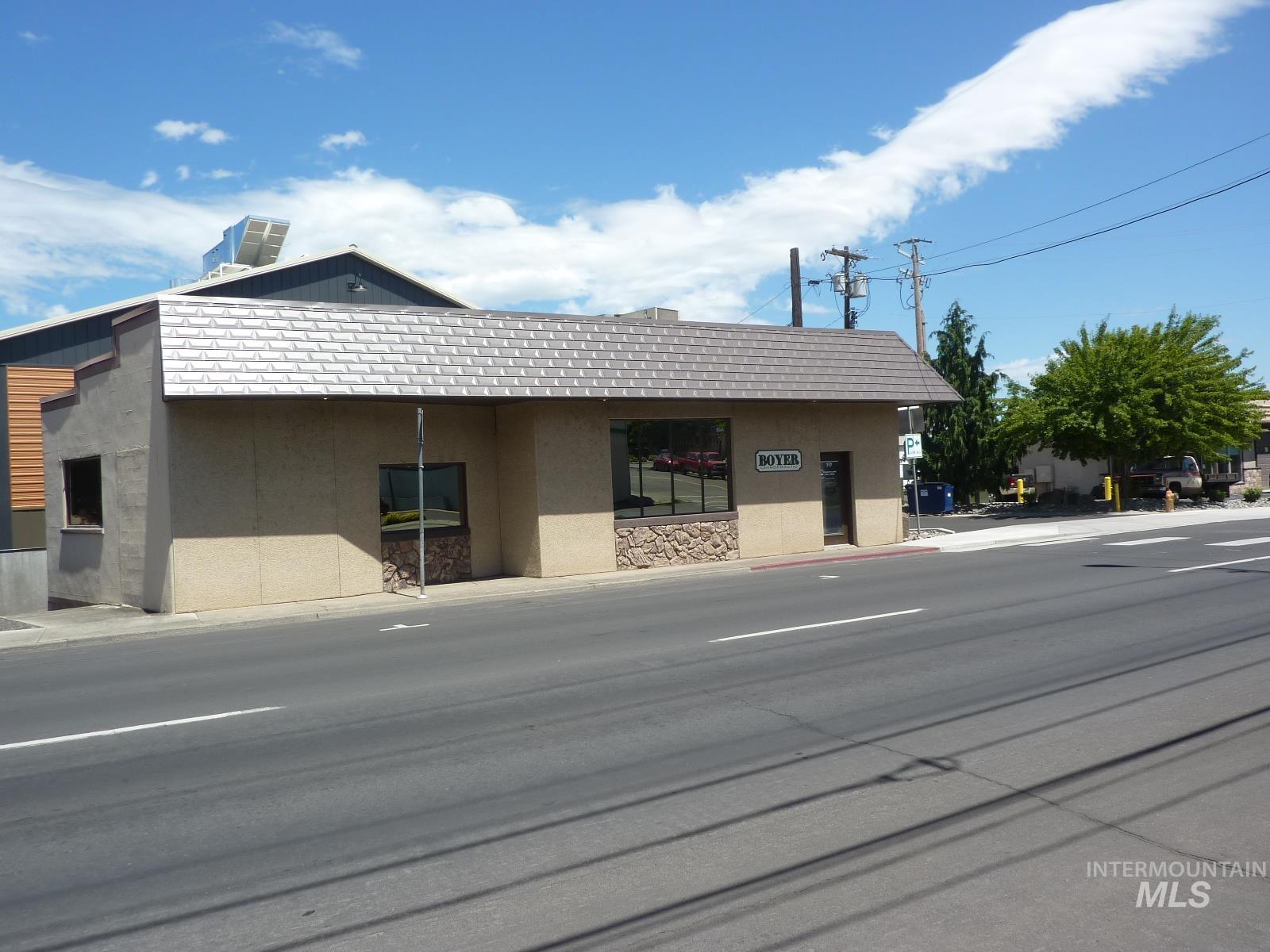 717 "D" Street, Lewiston, Idaho 83501-1927, Business/Commercial For Sale, Price $350,000,MLS 98914123