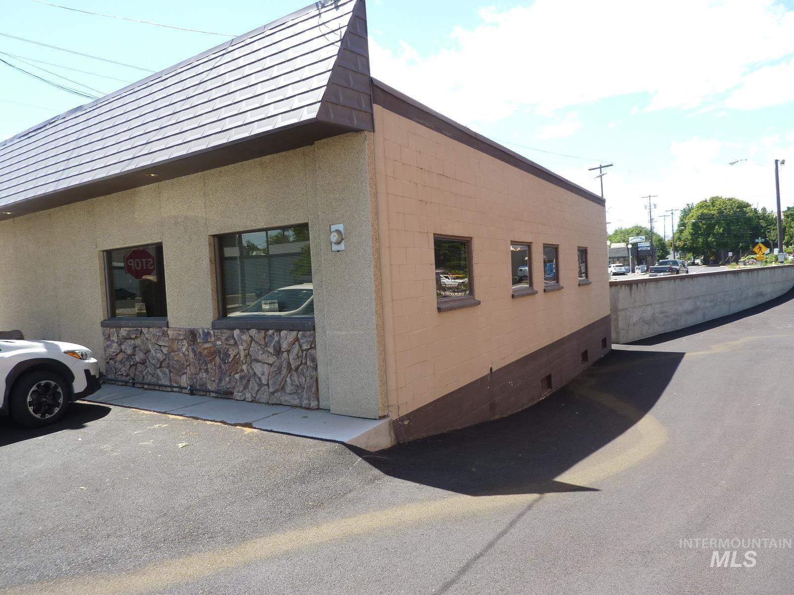 717 "D" Street, Lewiston, Idaho 83501-1927, Business/Commercial For Sale, Price $350,000,MLS 98914123