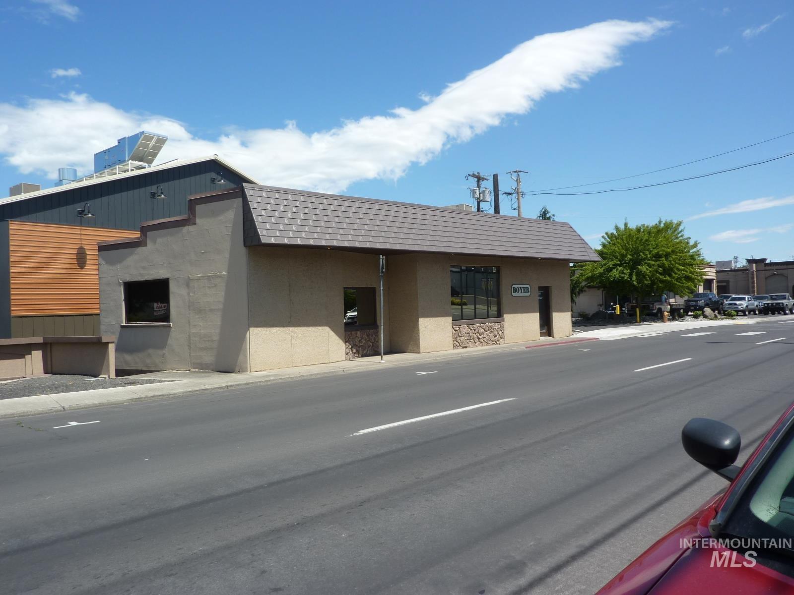 717 "D" Street, Lewiston, Idaho 83501-1927, Business/Commercial For Sale, Price $350,000,MLS 98914123
