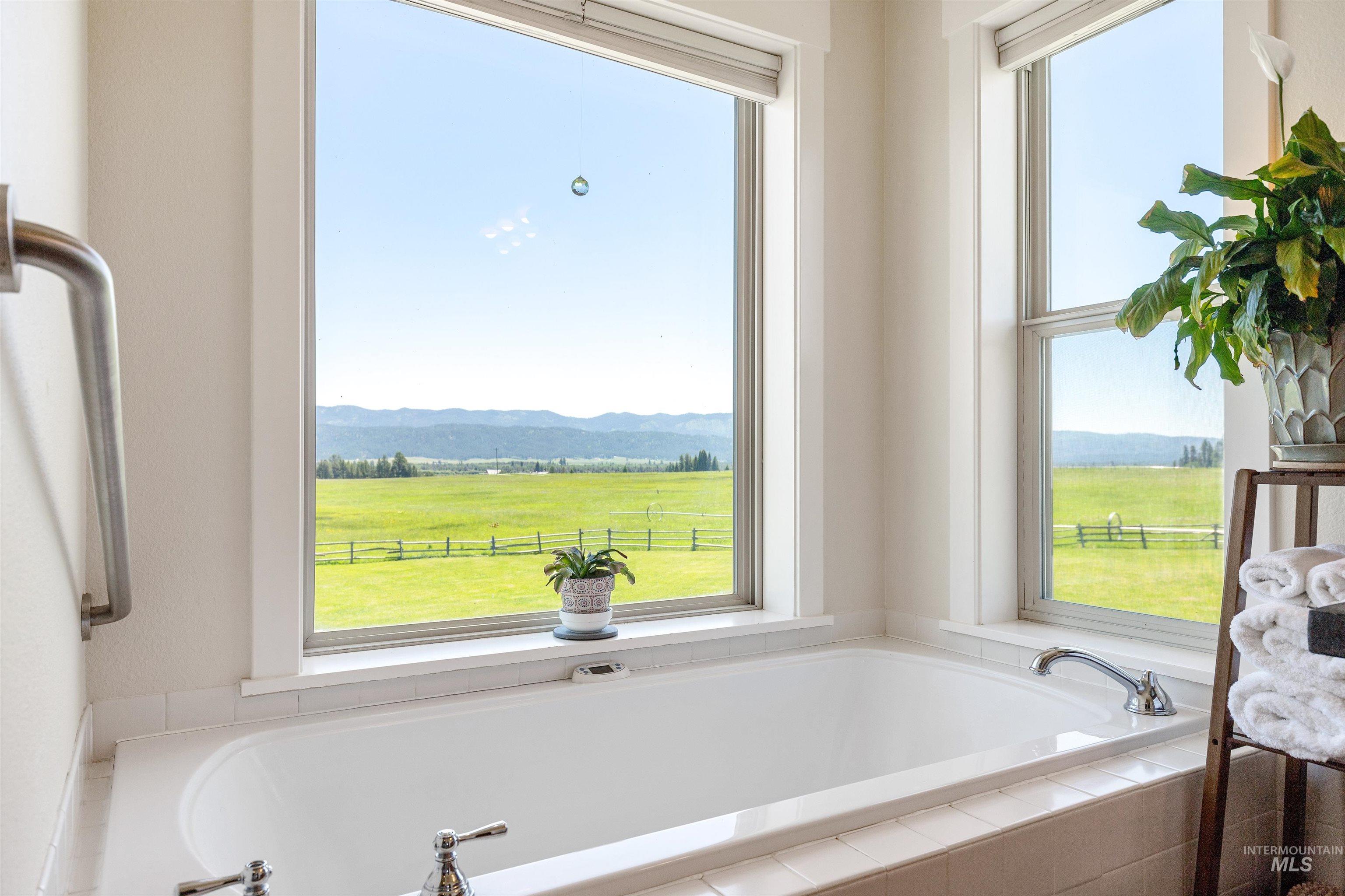 610 Cabarton Rd, Cascade, Idaho 83611, 3 Bedrooms, 3 Bathrooms, Residential For Sale, Price $2,497,000,MLS 98914448