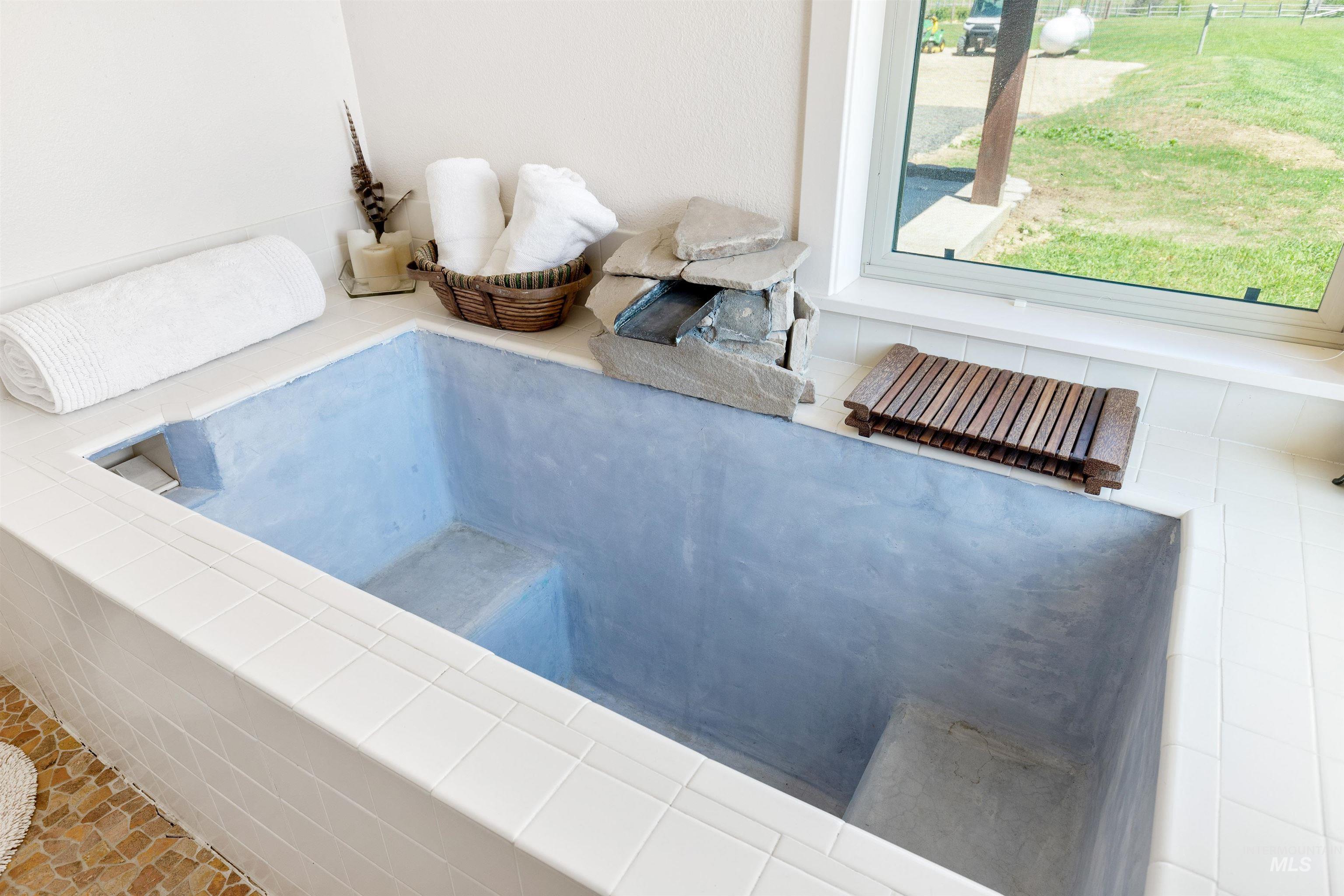 610 Cabarton Rd, Cascade, Idaho 83611, 3 Bedrooms, 3 Bathrooms, Residential For Sale, Price $2,497,000,MLS 98914448