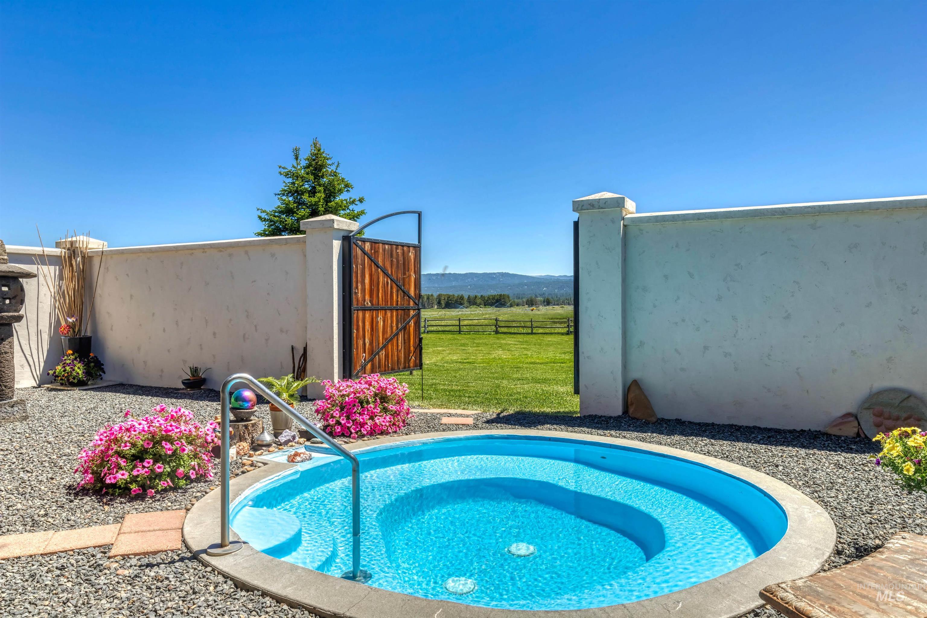 610 Cabarton Rd, Cascade, Idaho 83611, 3 Bedrooms, 3 Bathrooms, Residential For Sale, Price $2,497,000,MLS 98914448