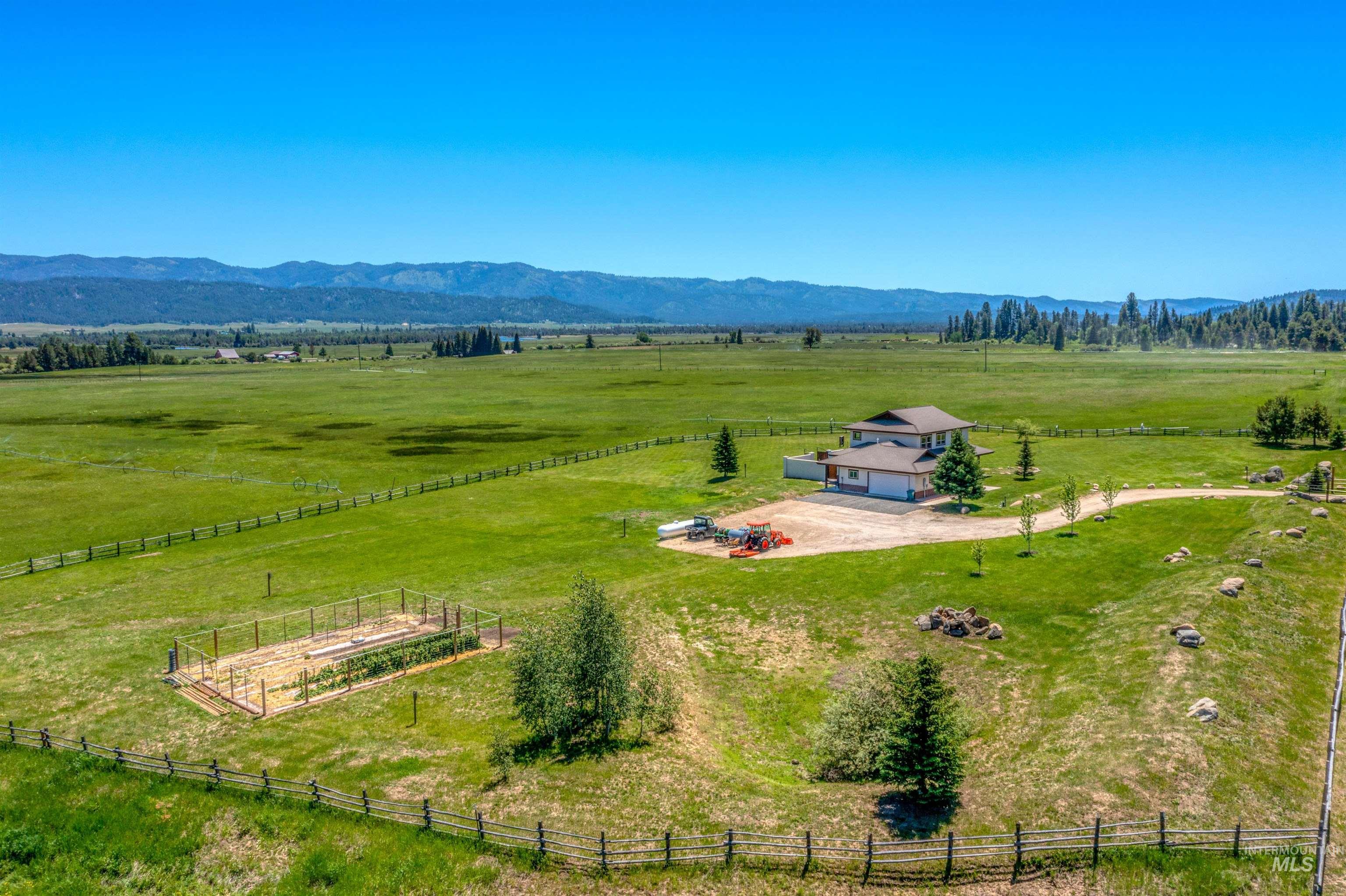 610 Cabarton Rd, Cascade, Idaho 83611, 3 Bedrooms, 3 Bathrooms, Residential For Sale, Price $2,497,000,MLS 98914448