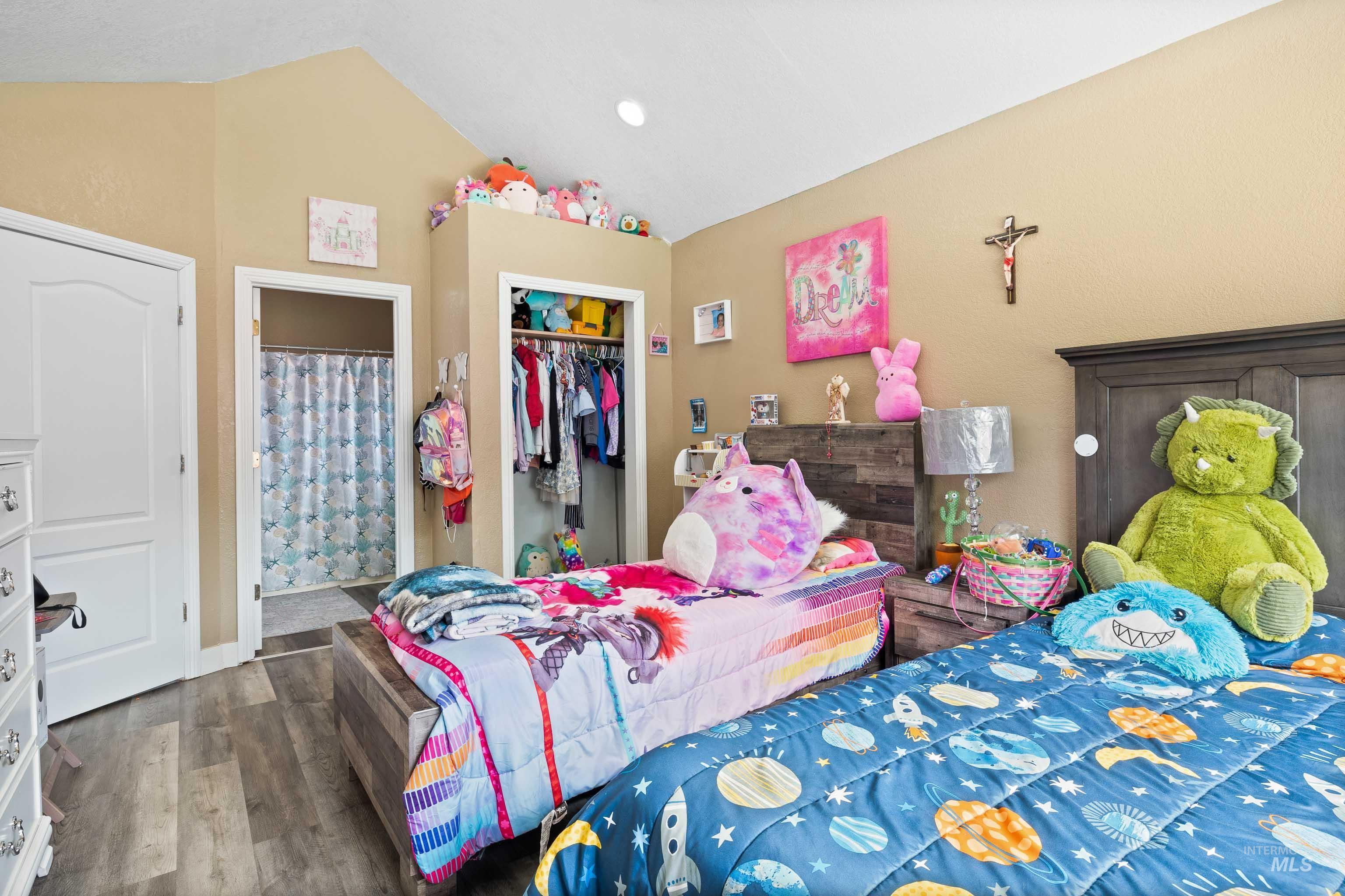 726 Wyoming St, Gooding, Idaho 83330, 3 Bedrooms, 3 Bathrooms, Residential For Sale, Price $264,900,MLS 98915131