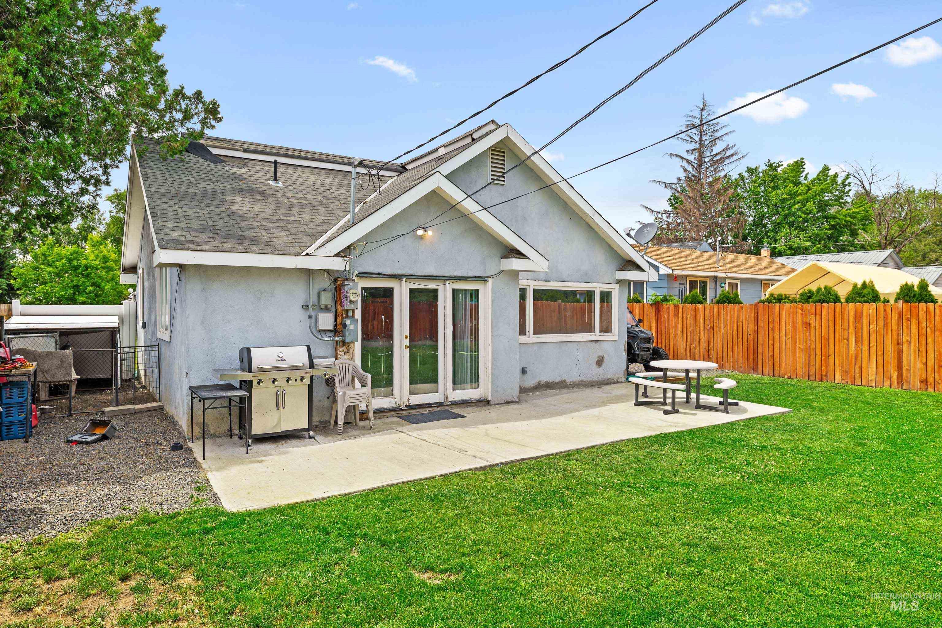 726 Wyoming St, Gooding, Idaho 83330, 3 Bedrooms, 3 Bathrooms, Residential For Sale, Price $264,900,MLS 98915131