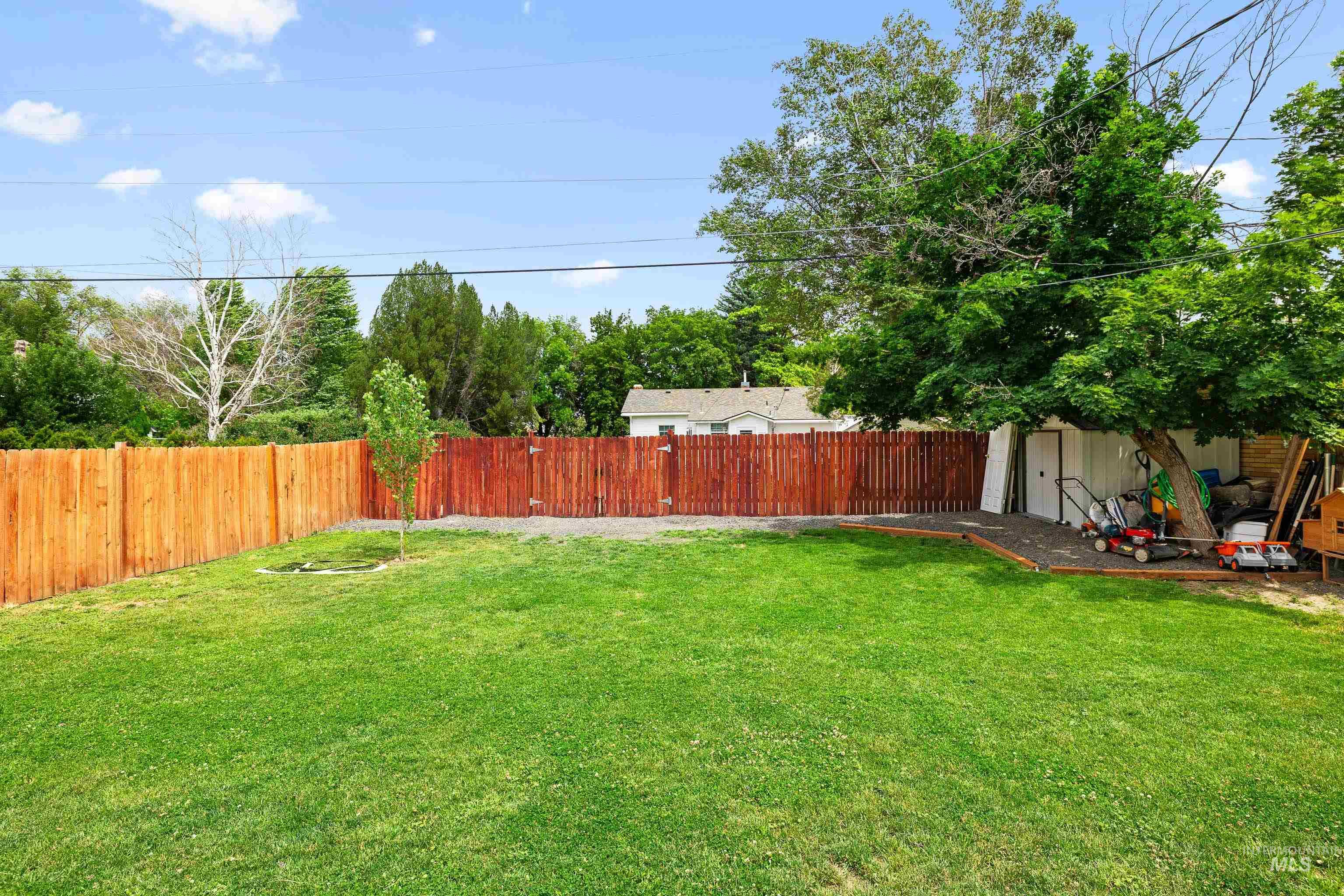 726 Wyoming St, Gooding, Idaho 83330, 3 Bedrooms, 3 Bathrooms, Residential For Sale, Price $264,900,MLS 98915131