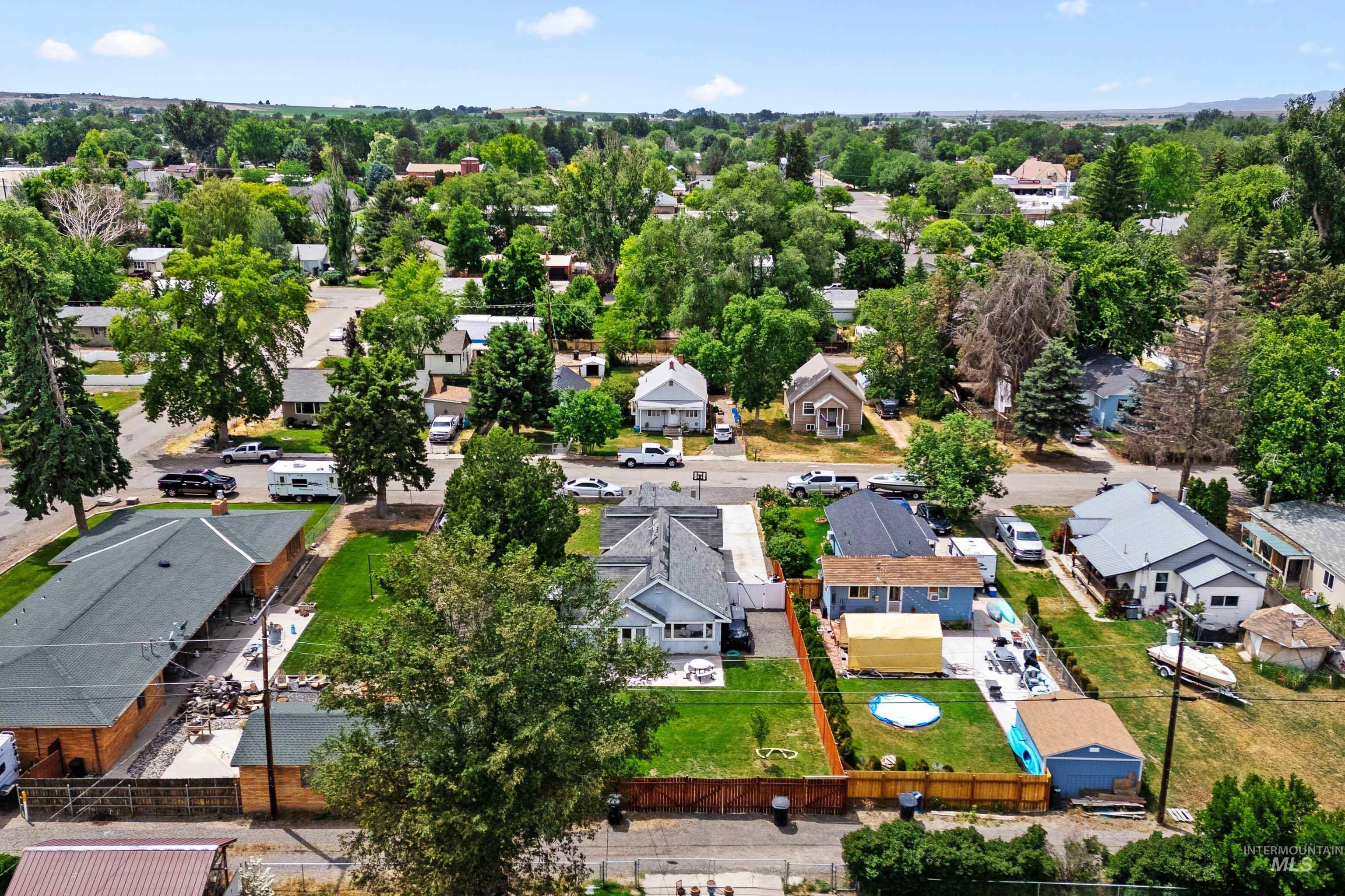 726 Wyoming St, Gooding, Idaho 83330, 3 Bedrooms, 3 Bathrooms, Residential For Sale, Price $264,900,MLS 98915131