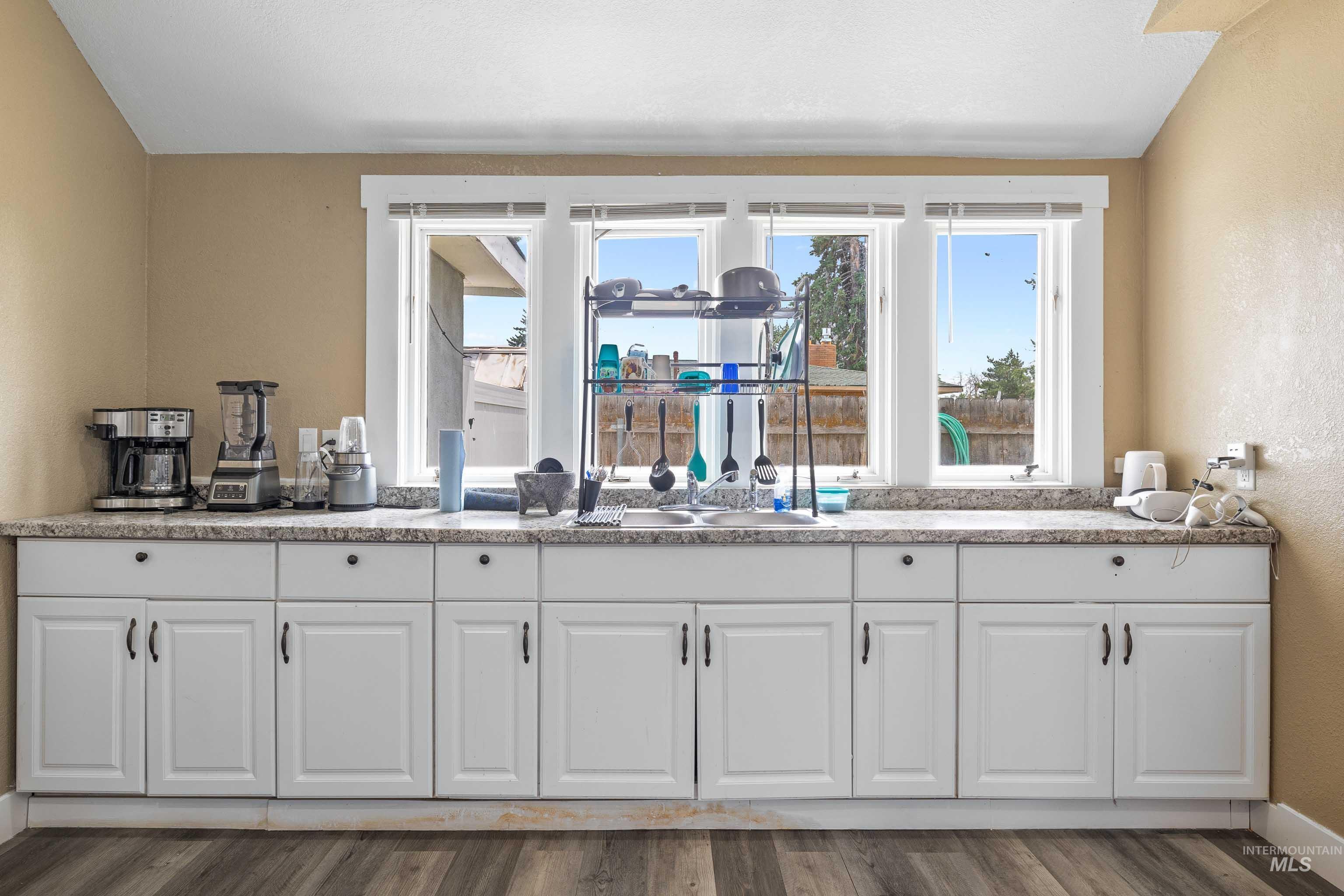 726 Wyoming St, Gooding, Idaho 83330, 3 Bedrooms, 3 Bathrooms, Residential For Sale, Price $264,900,MLS 98915131