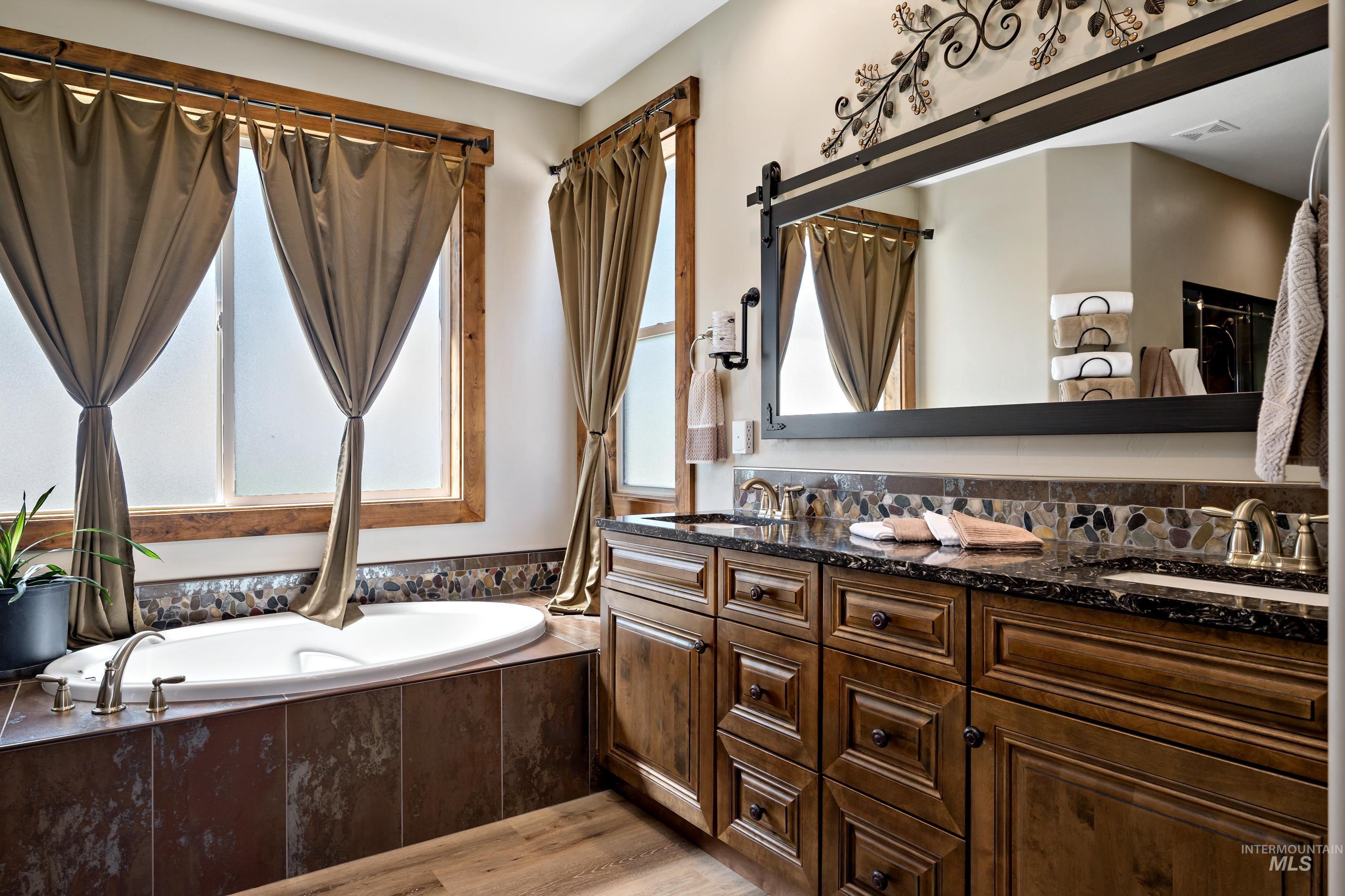 1964 River Road, Homedale, Idaho 83628, 5 Bedrooms, 4 Bathrooms, Residential For Sale, Price $1,995,000,MLS 98915675