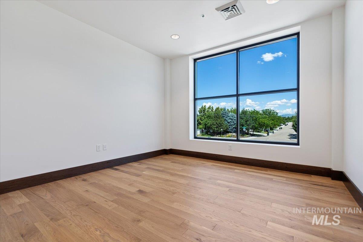 335 S Locust Grove Rd, Meridian, Idaho 83642-6276, 14 Rooms, Business/Commercial For Sale, Price $18,500,000, 98917460