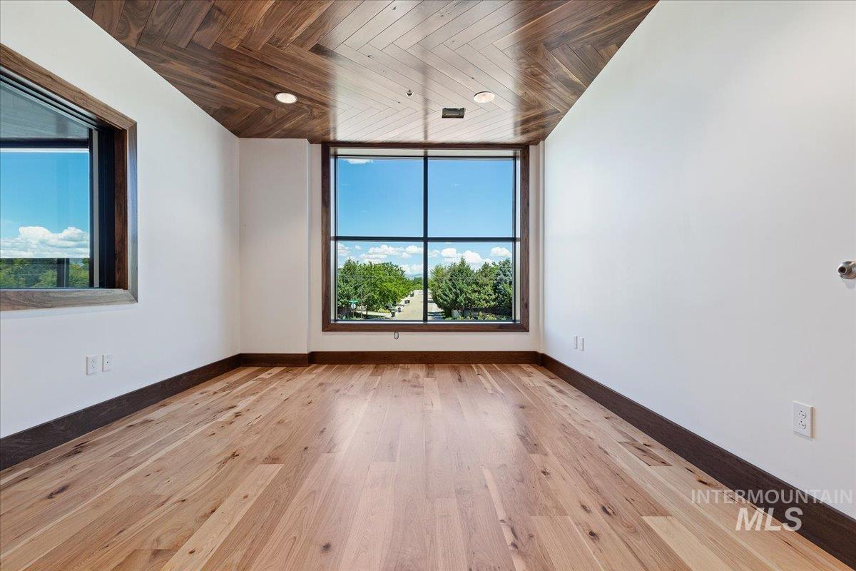 335 S Locust Grove Rd, Meridian, Idaho 83642-6276, 14 Rooms, Business/Commercial For Sale, Price $18,500,000, 98917460