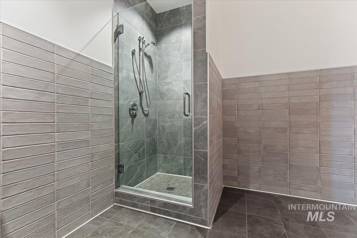 335 S Locust Grove Rd, Meridian, Idaho 83642-6276, 14 Rooms, Business/Commercial For Sale, Price $18,500,000, 98917460