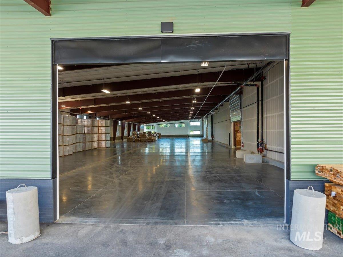 335 S Locust Grove Rd, Meridian, Idaho 83642-6276, 14 Rooms, Business/Commercial For Sale, Price $18,500,000, 98917460