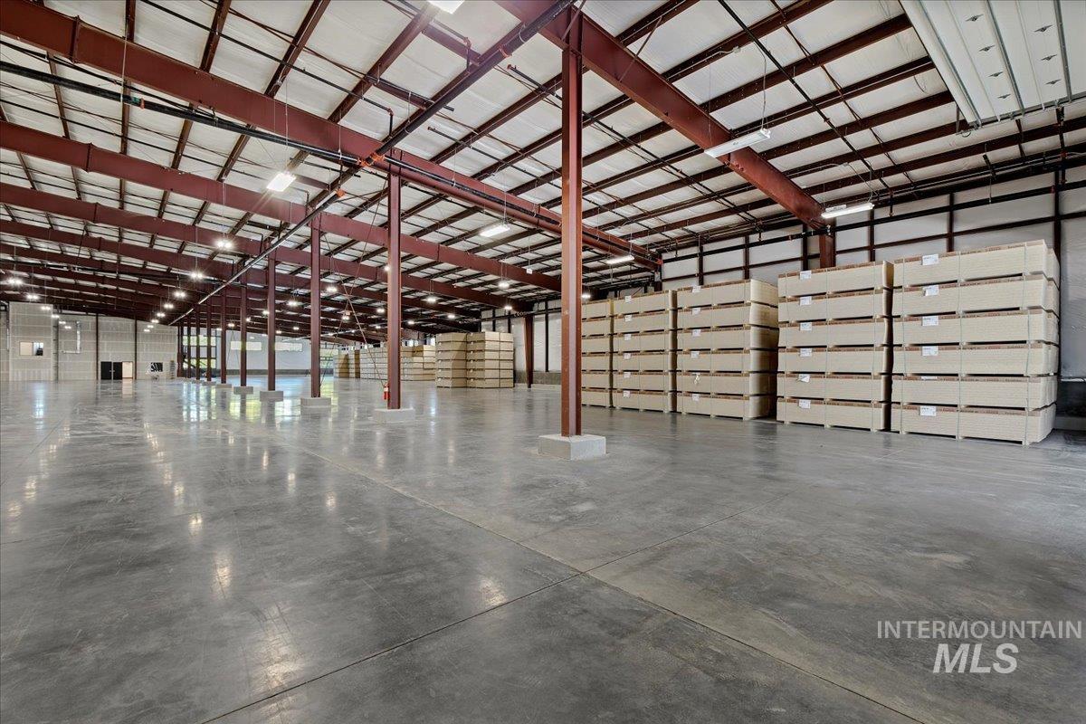 335 S Locust Grove Rd, Meridian, Idaho 83642-6276, 14 Rooms, Business/Commercial For Sale, Price $18,500,000, 98917460