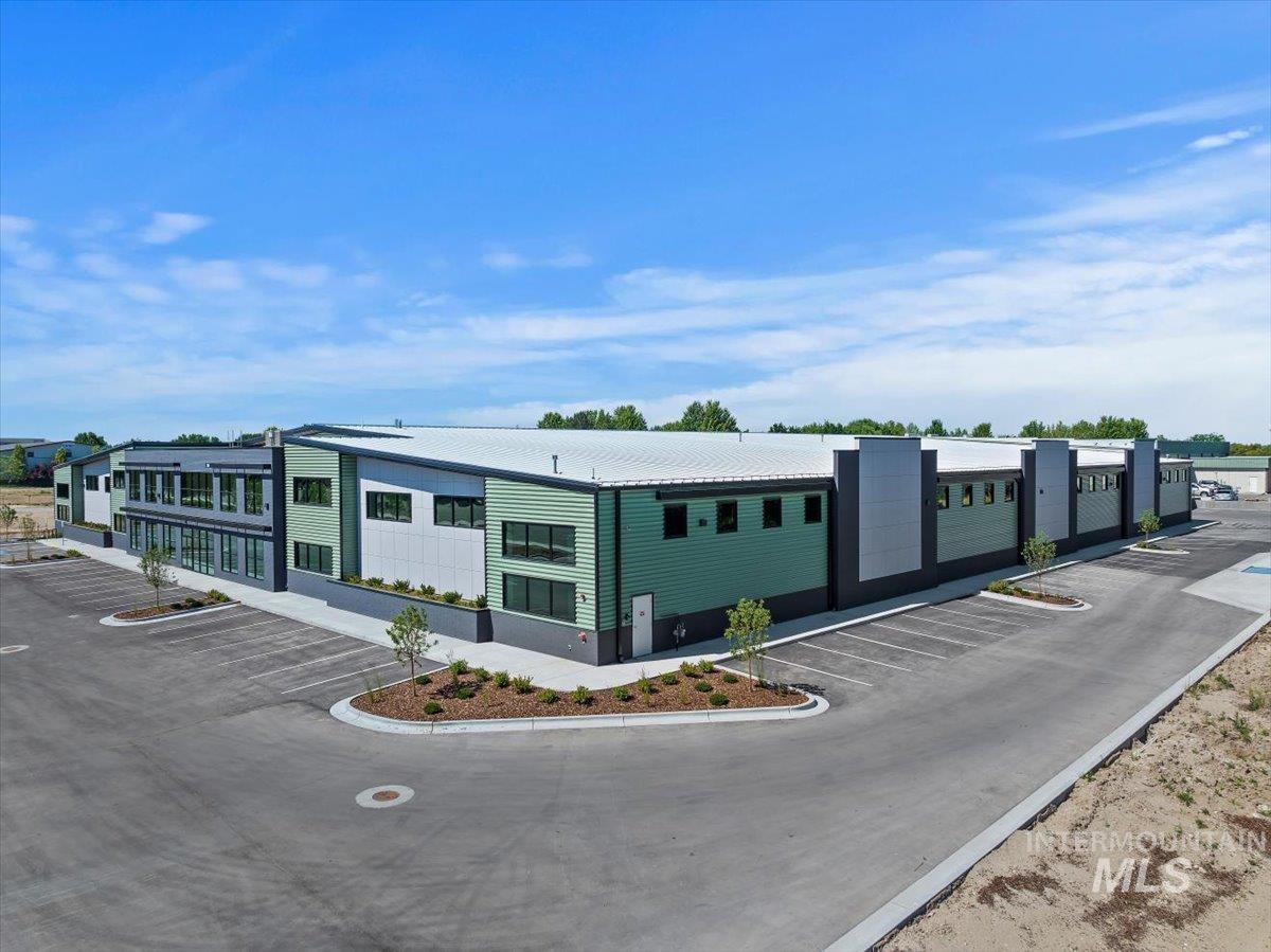 335 S Locust Grove Rd, Meridian, Idaho 83642-6276, 14 Rooms, Business/Commercial For Sale, Price $18,500,000, 98917460