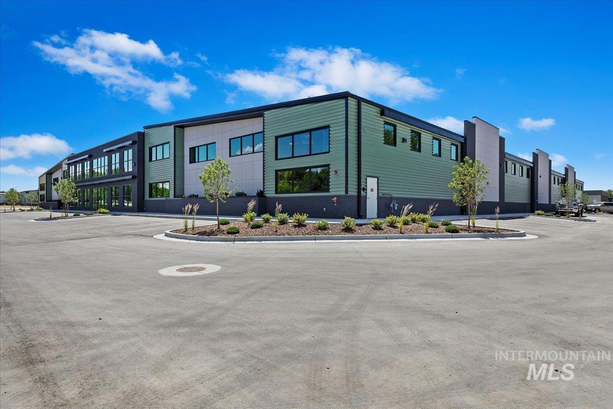 335 S Locust Grove Rd, Meridian, Idaho 83642-6276, 14 Rooms, Business/Commercial For Sale, Price $18,500,000, 98917460