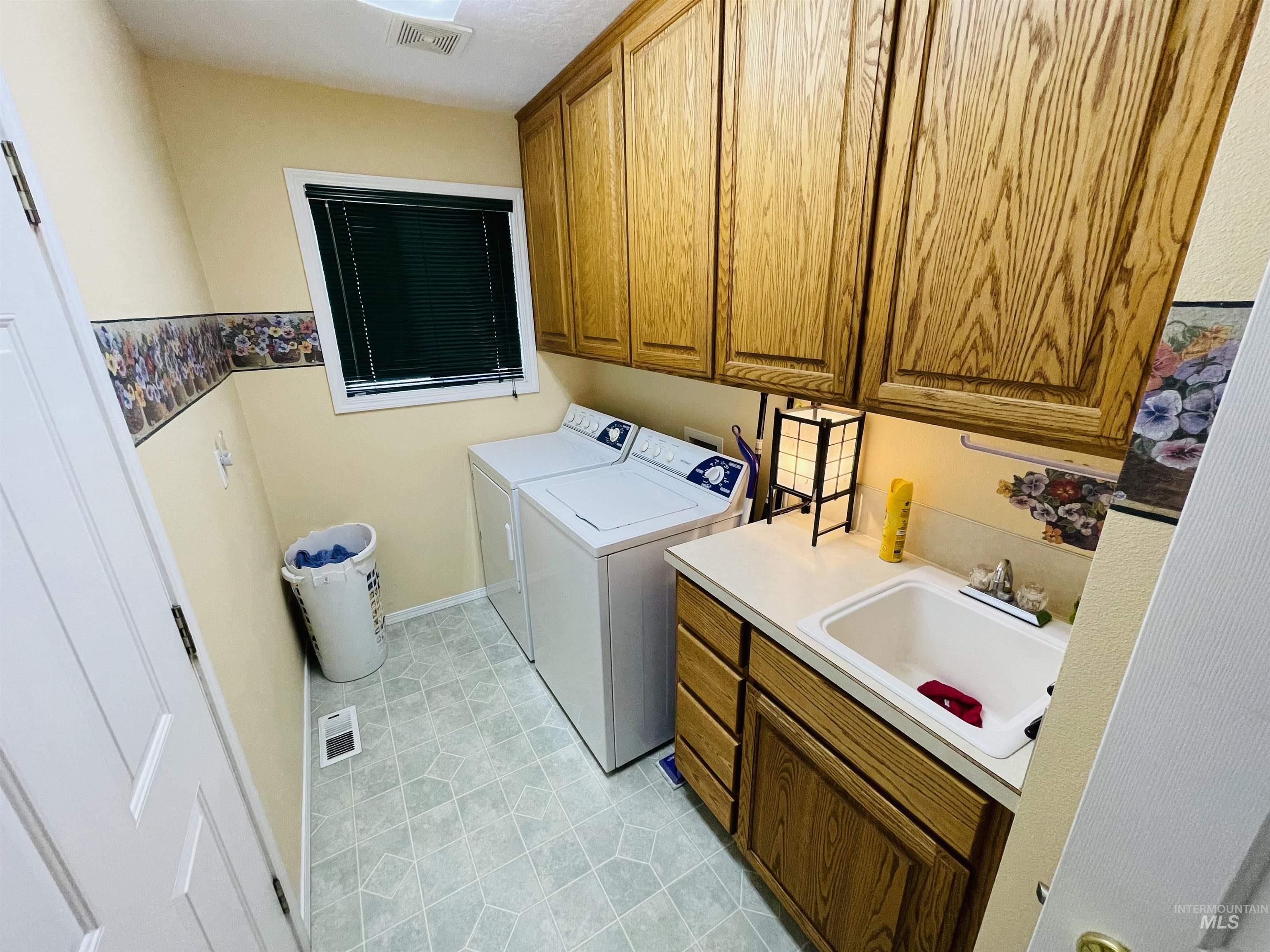 1293 Alameda Dr., Ontario, Oregon 97914, 3 Bedrooms, 2 Bathrooms, Residential For Sale, Price $449,000,MLS 98917470