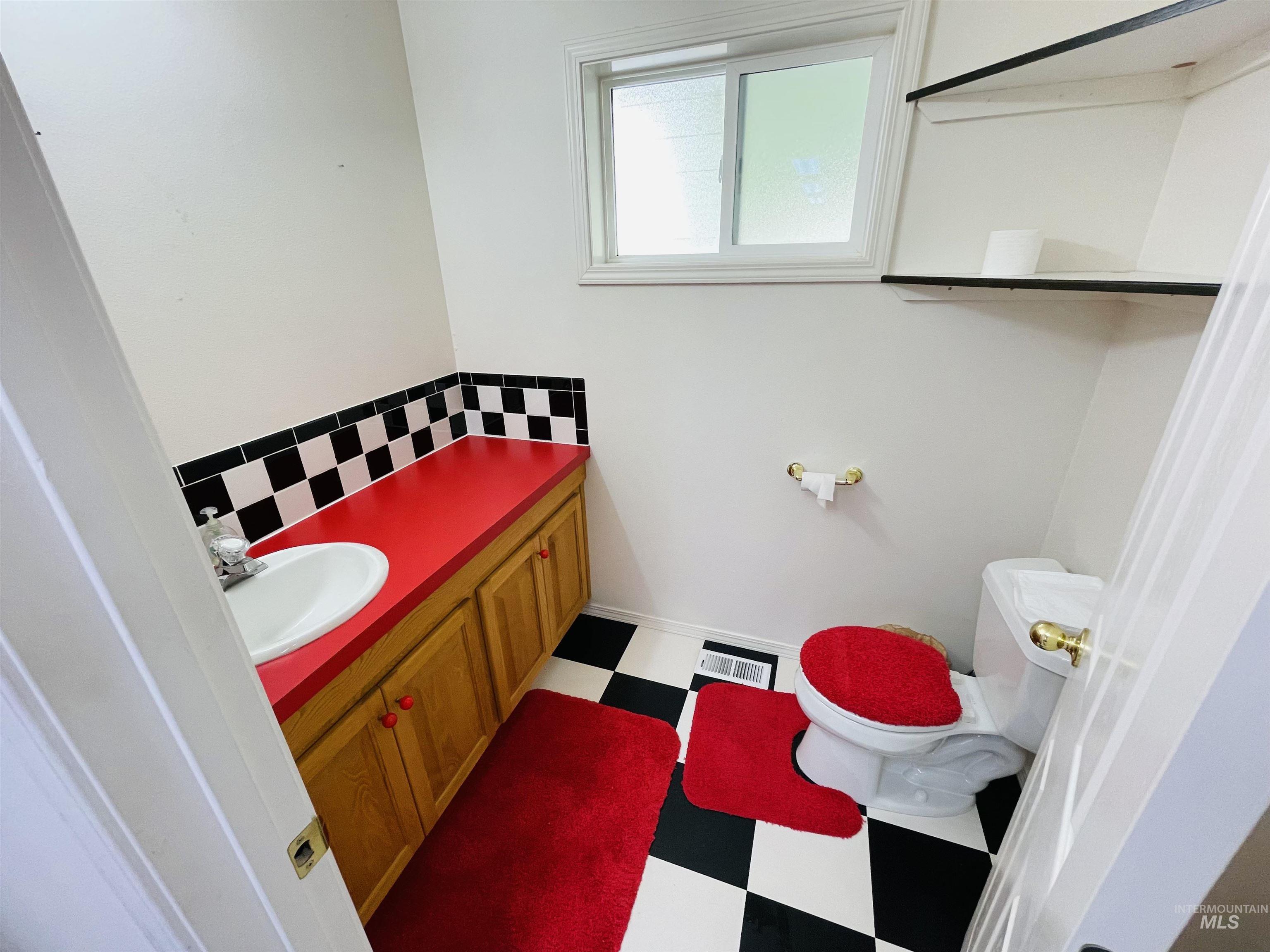 1293 Alameda Dr., Ontario, Oregon 97914, 3 Bedrooms, 2 Bathrooms, Residential For Sale, Price $449,000,MLS 98917470