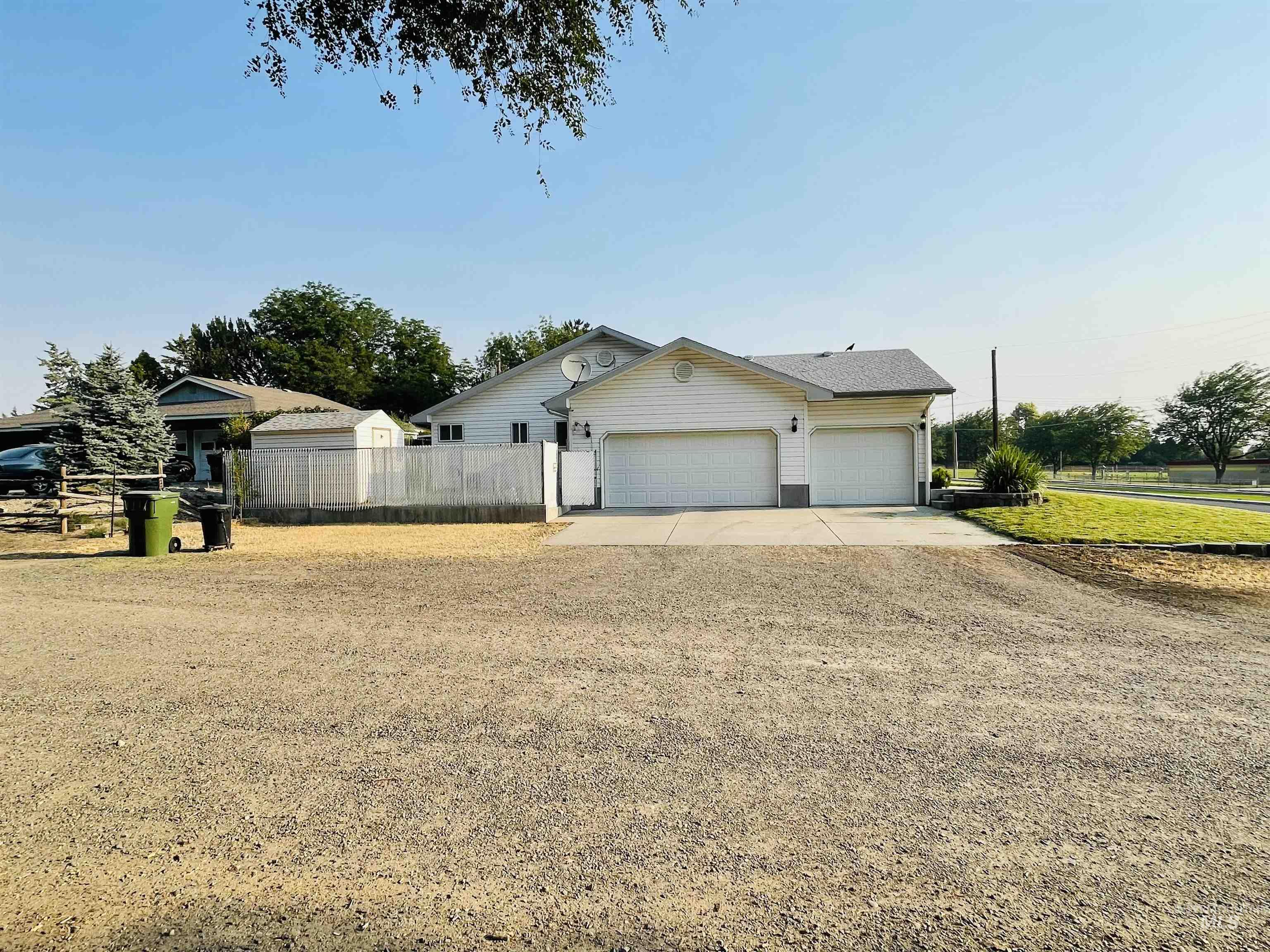 1293 Alameda Dr., Ontario, Oregon 97914, 3 Bedrooms, 2 Bathrooms, Residential For Sale, Price $449,000,MLS 98917470