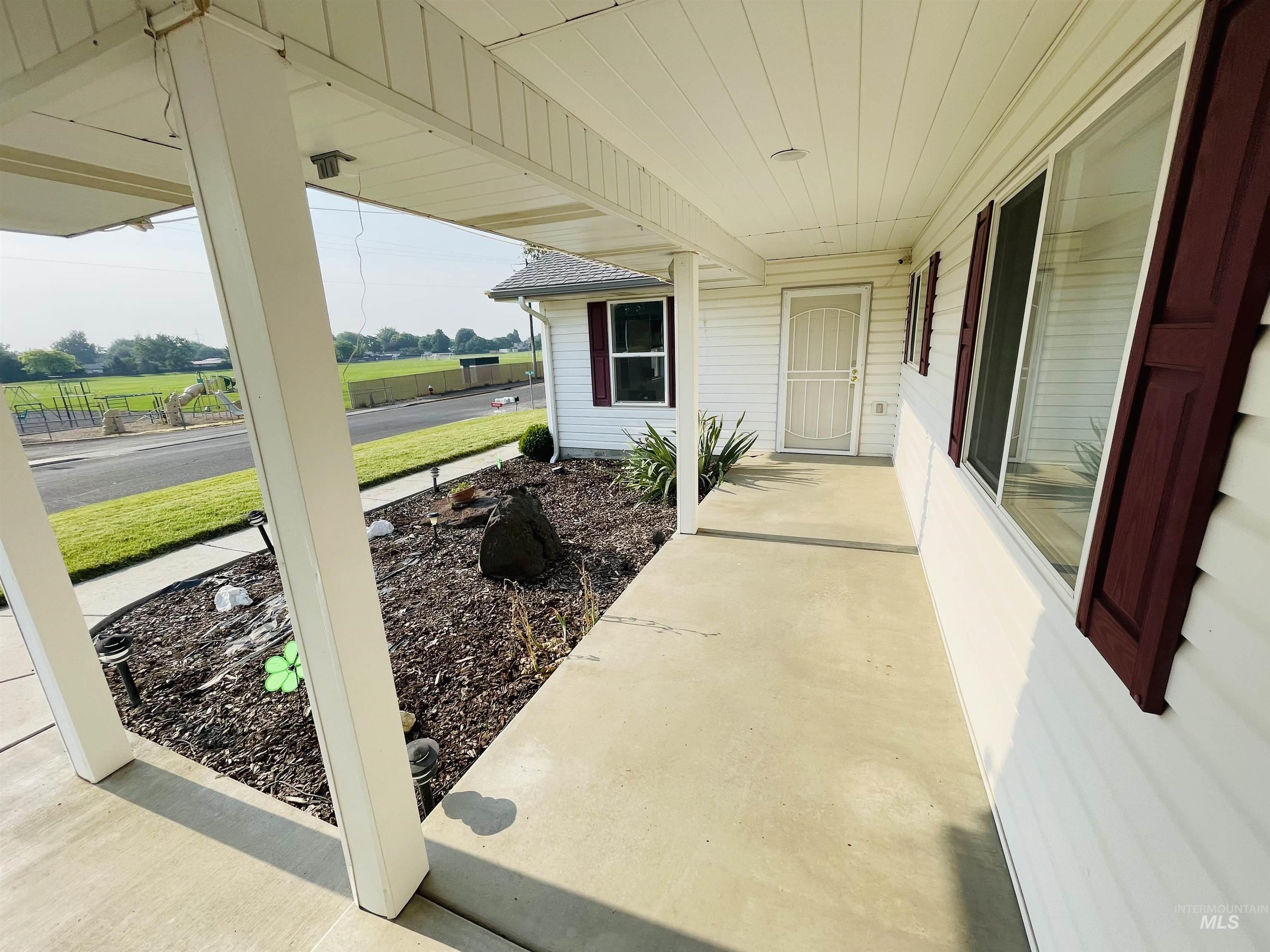 1293 Alameda Dr., Ontario, Oregon 97914, 3 Bedrooms, 2 Bathrooms, Residential For Sale, Price $449,000,MLS 98917470